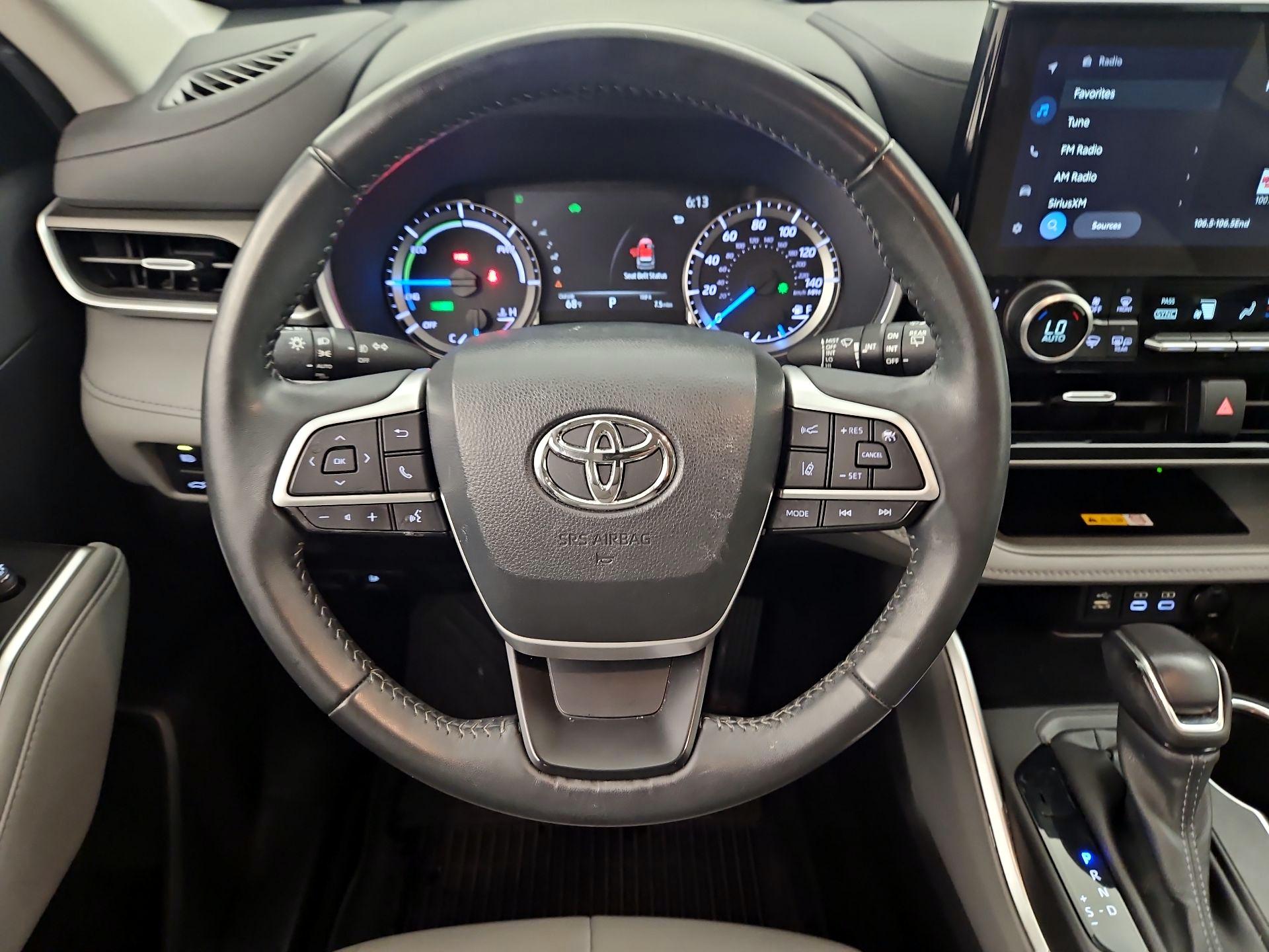 Thumbnail: 2023 Toyota Highlander - 10
