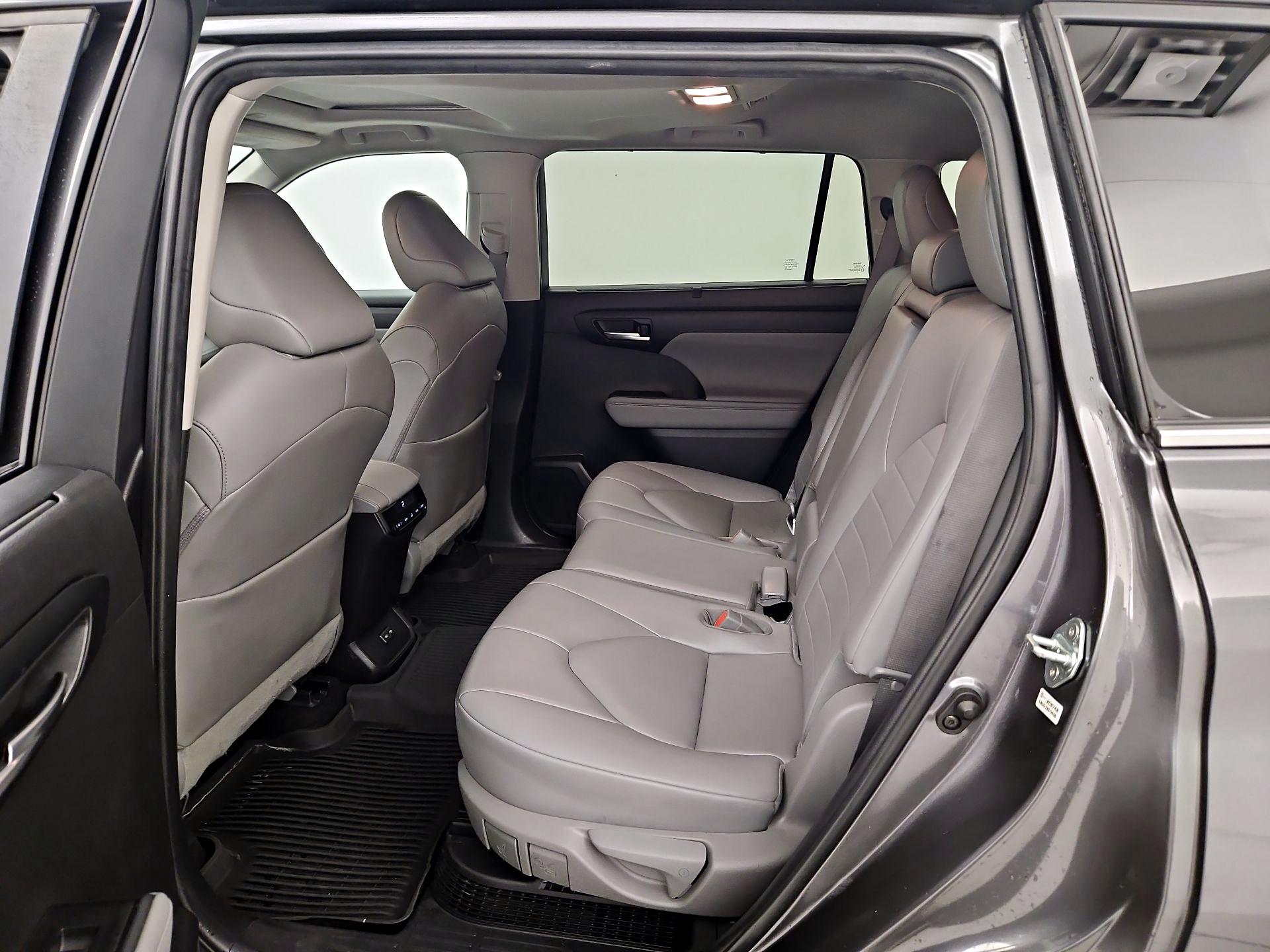 Thumbnail: 2023 Toyota Highlander - 20
