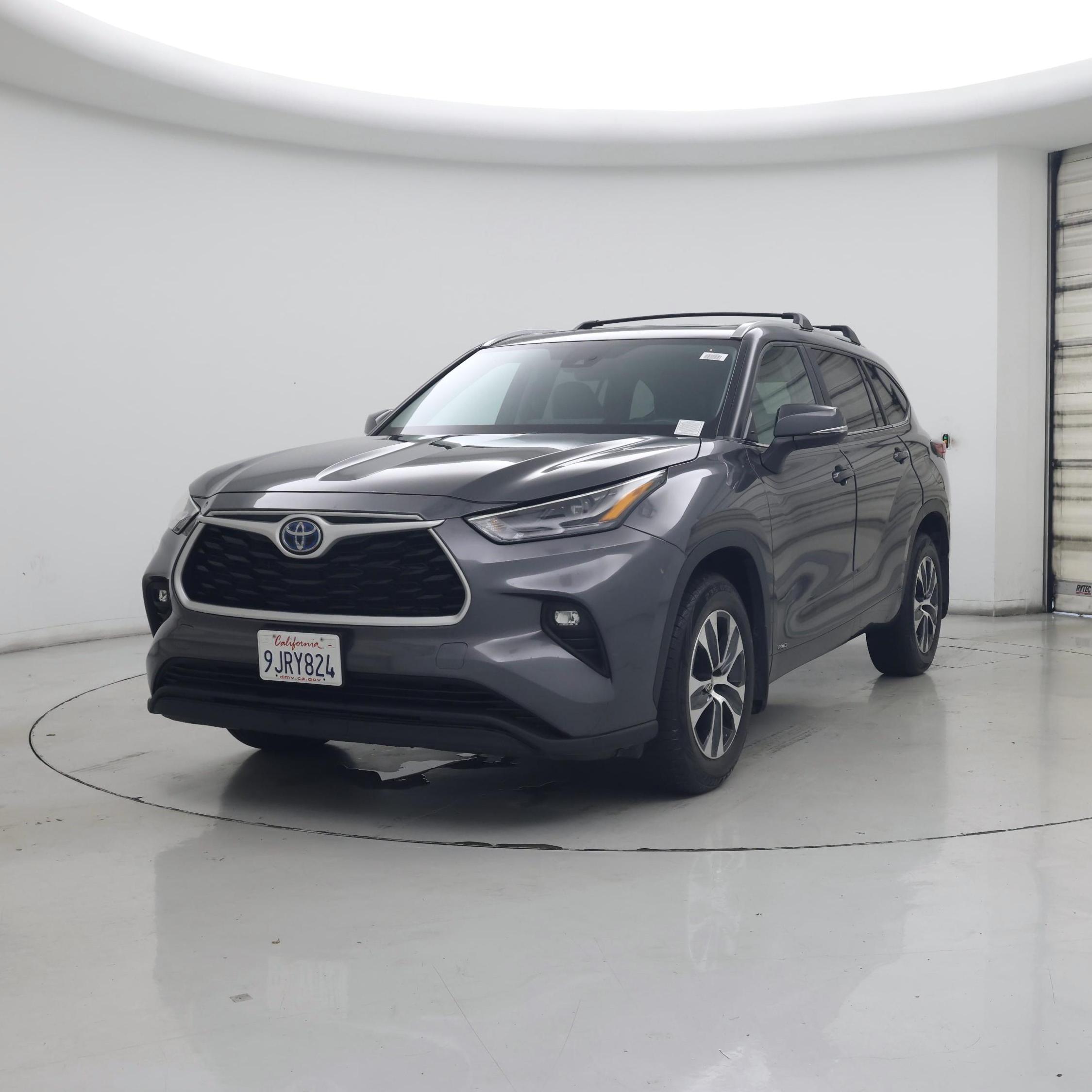 Thumbnail: 2023 Toyota Highlander - 4