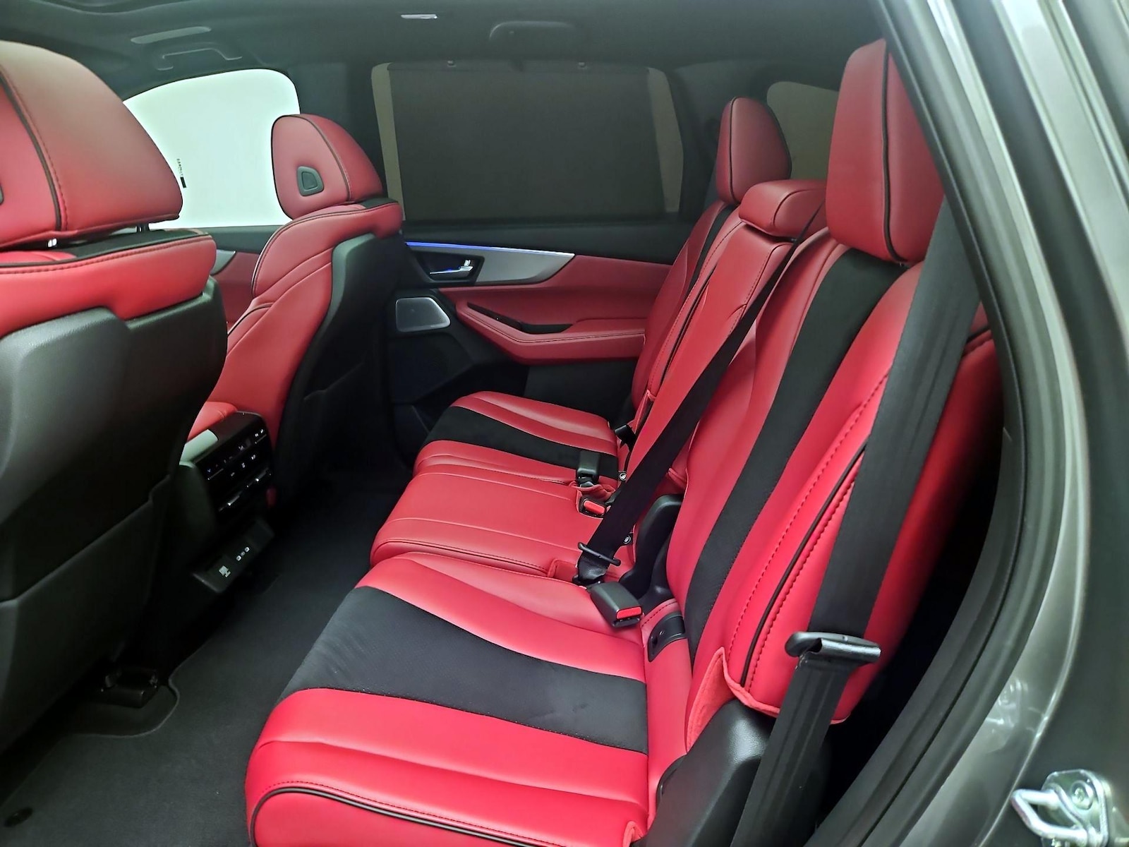 2025 Acura MDX A-Spec Package - Photo 22