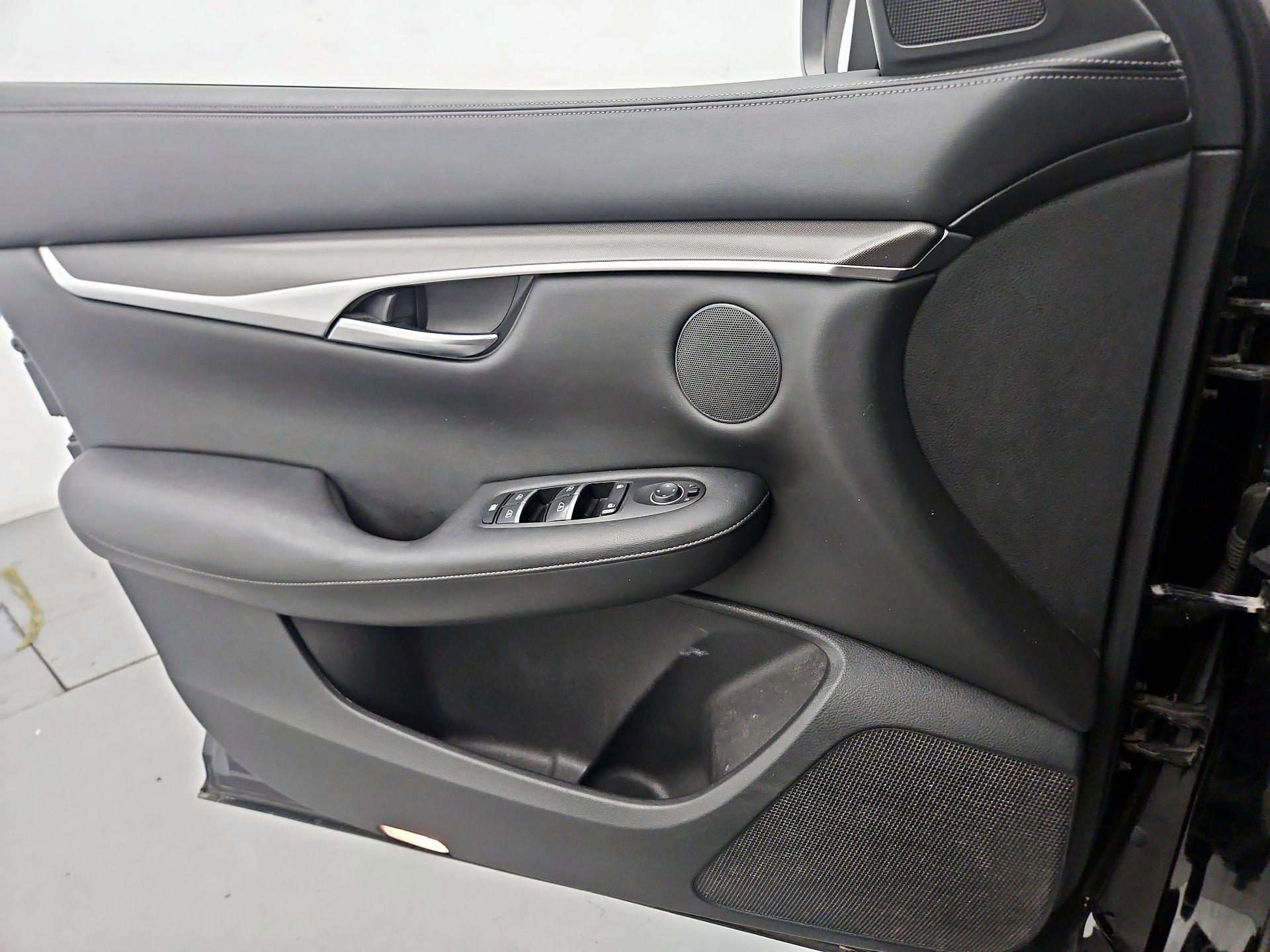 Thumbnail: 2019 INFINITI QX50 - 12