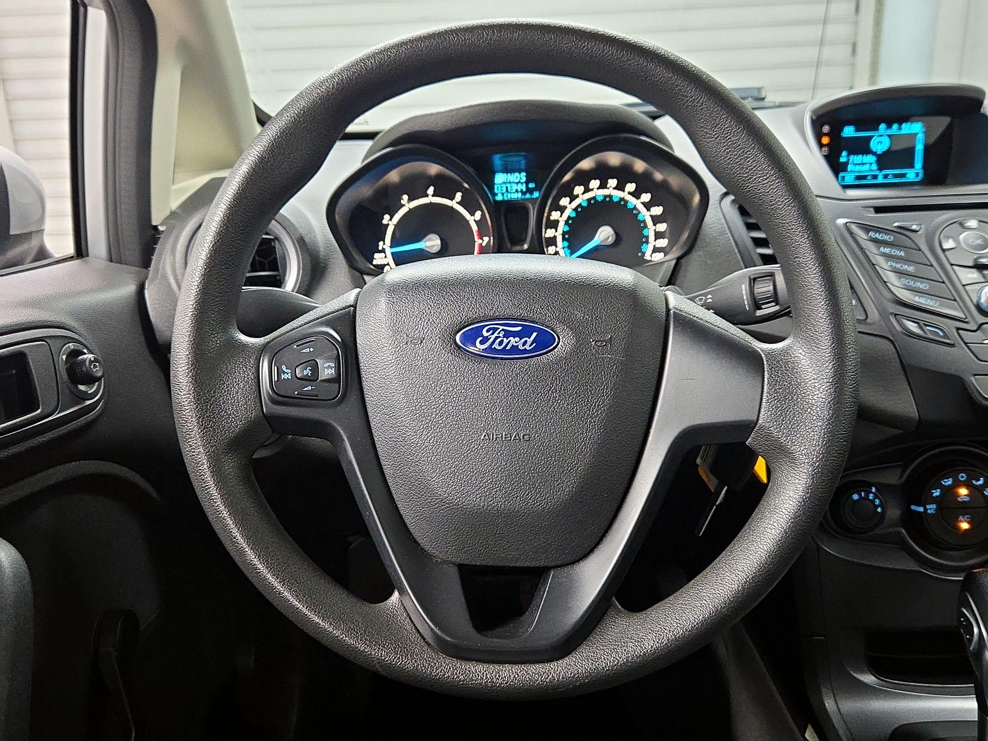 Thumbnail: 2016 Ford Fiesta - 10