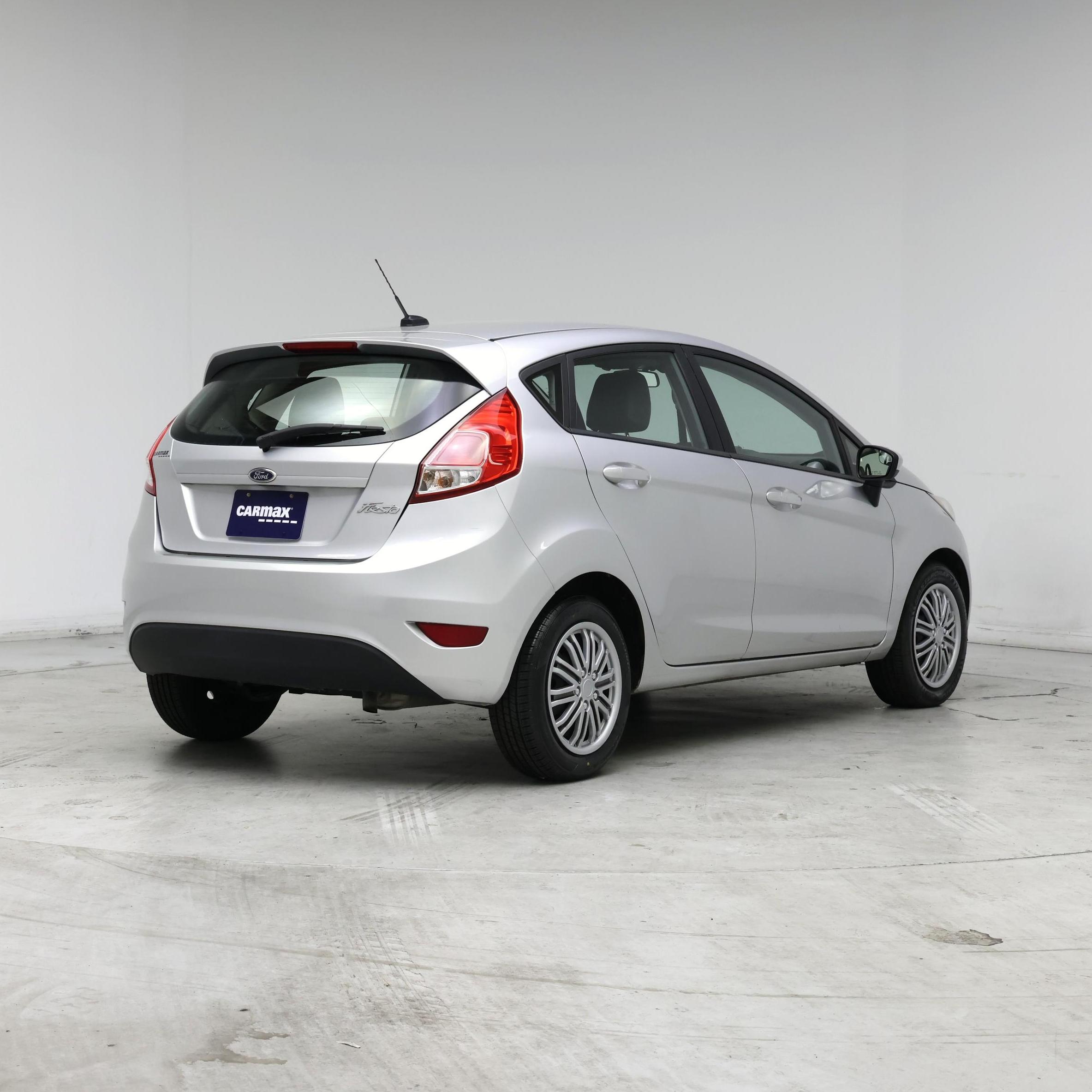 Thumbnail: 2016 Ford Fiesta - 8