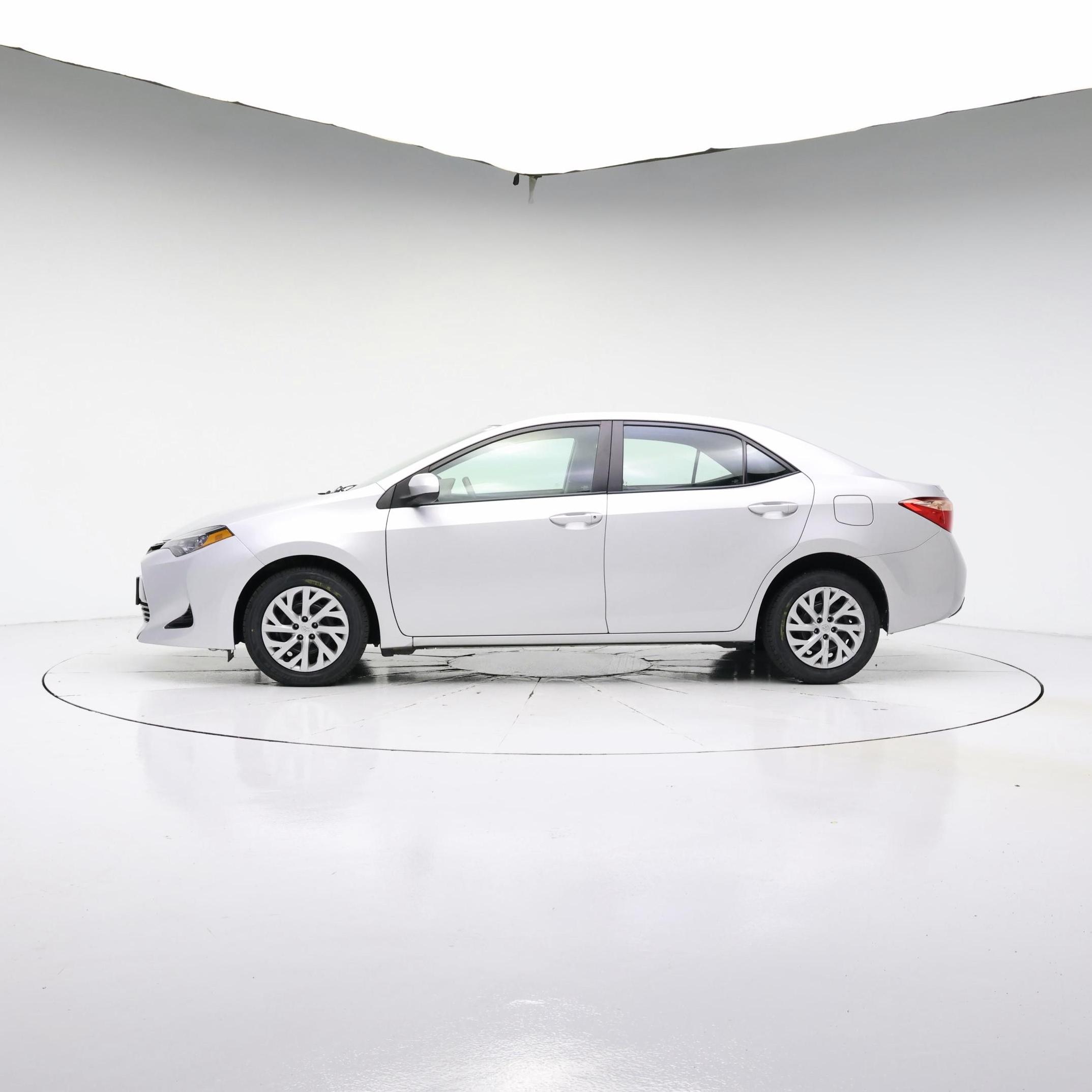 Thumbnail: 2017 Toyota Corolla - 3