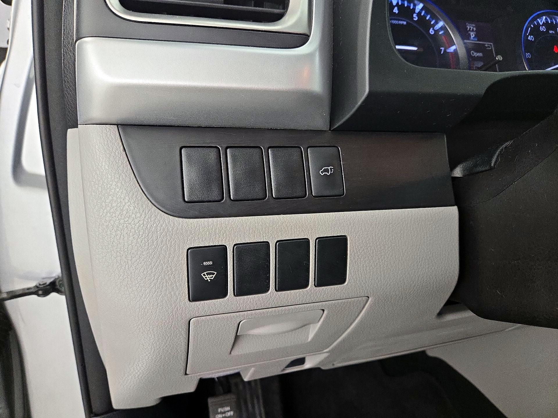 Thumbnail: 2016 Toyota Highlander - 13