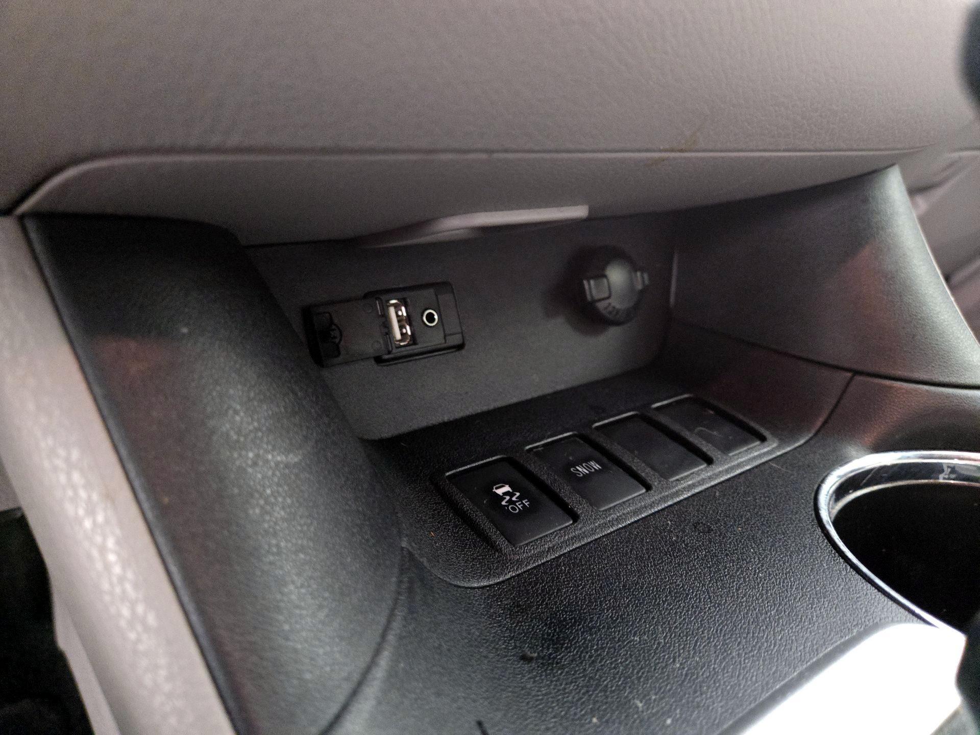 Thumbnail: 2016 Toyota Highlander - 18