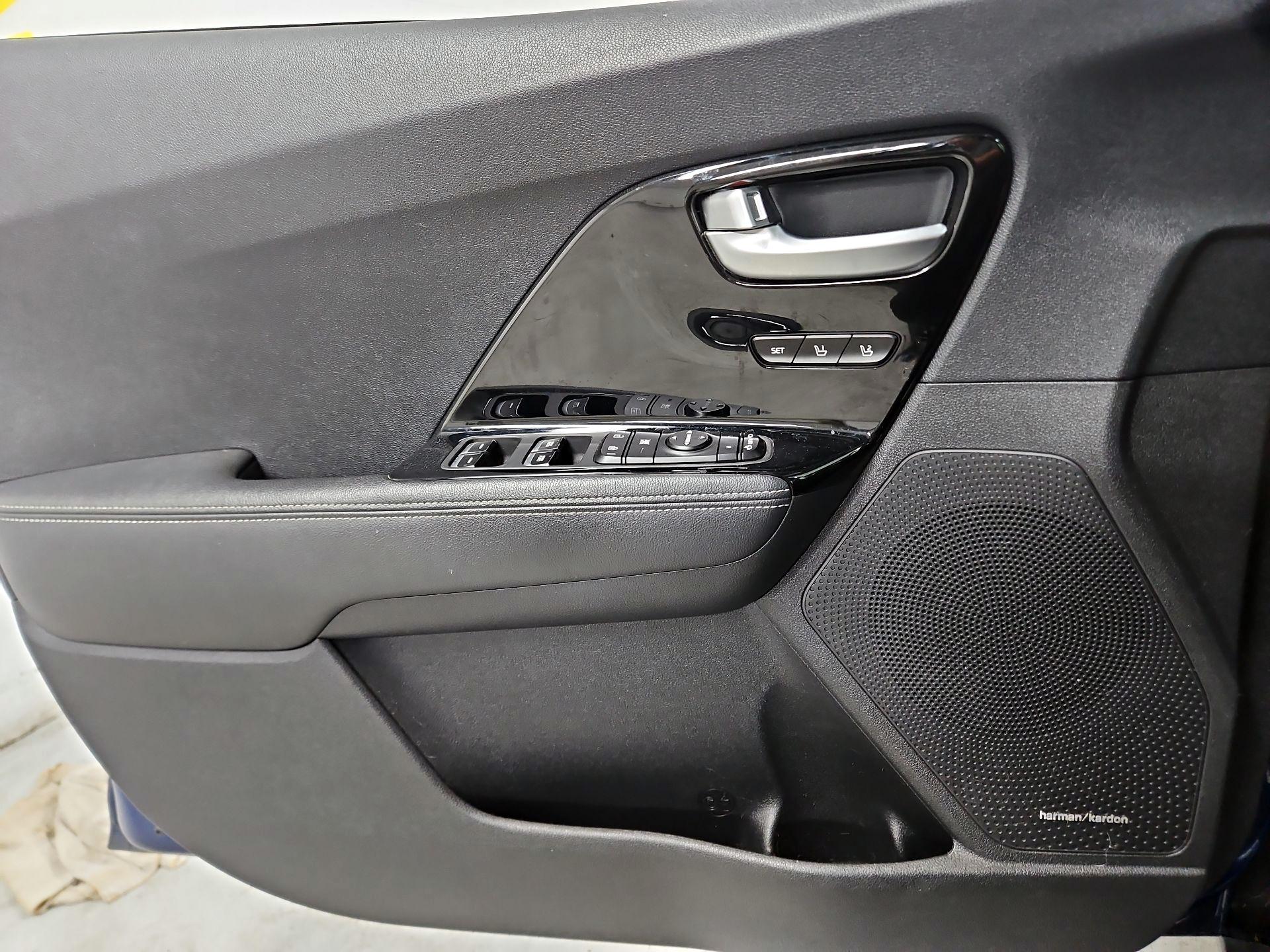 Thumbnail: 2018 Kia Niro - 12