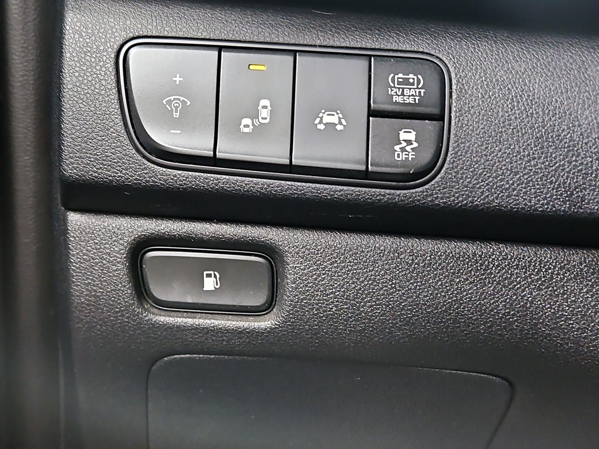 Thumbnail: 2018 Kia Niro - 13