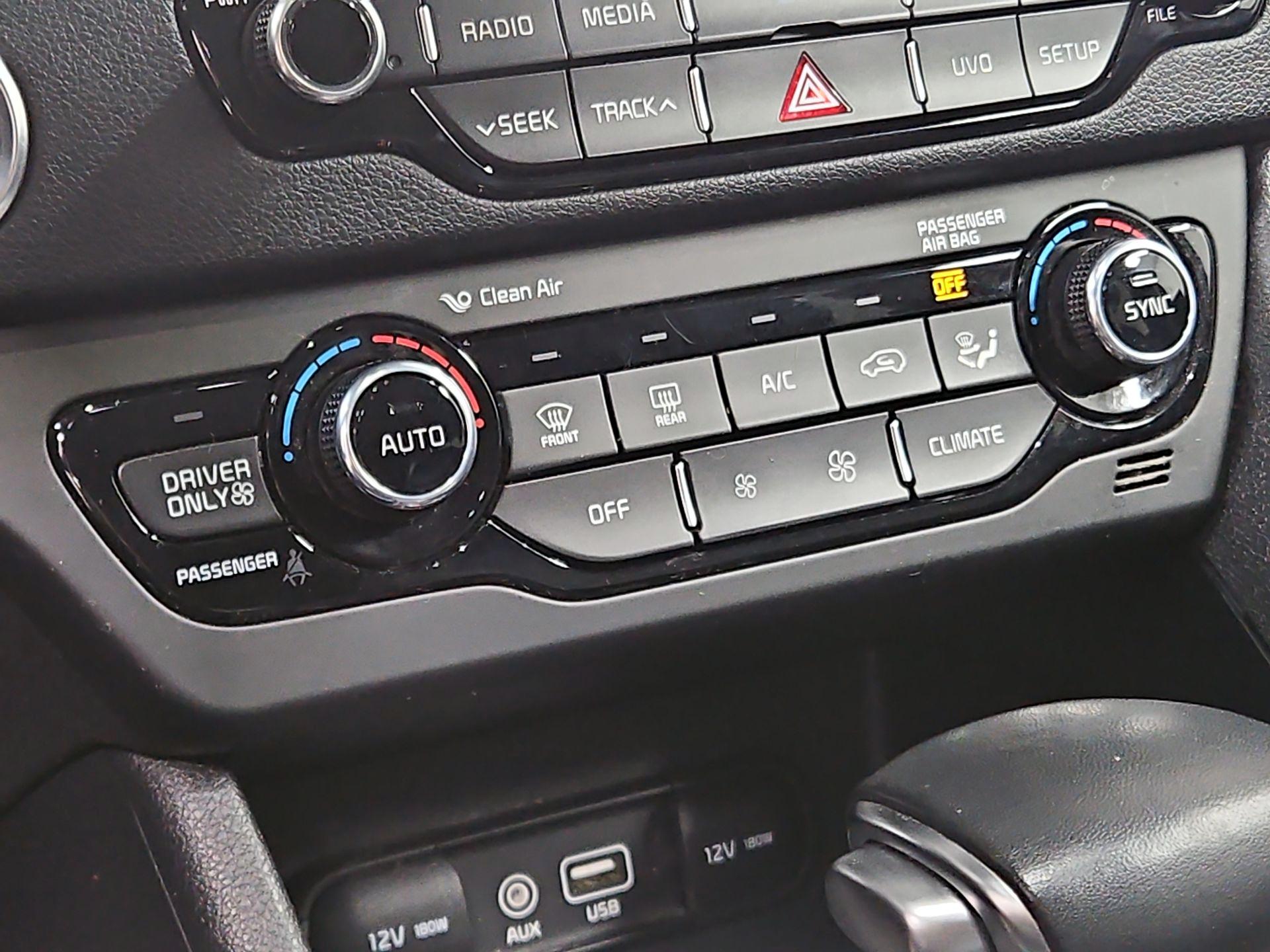 Thumbnail: 2018 Kia Niro - 17