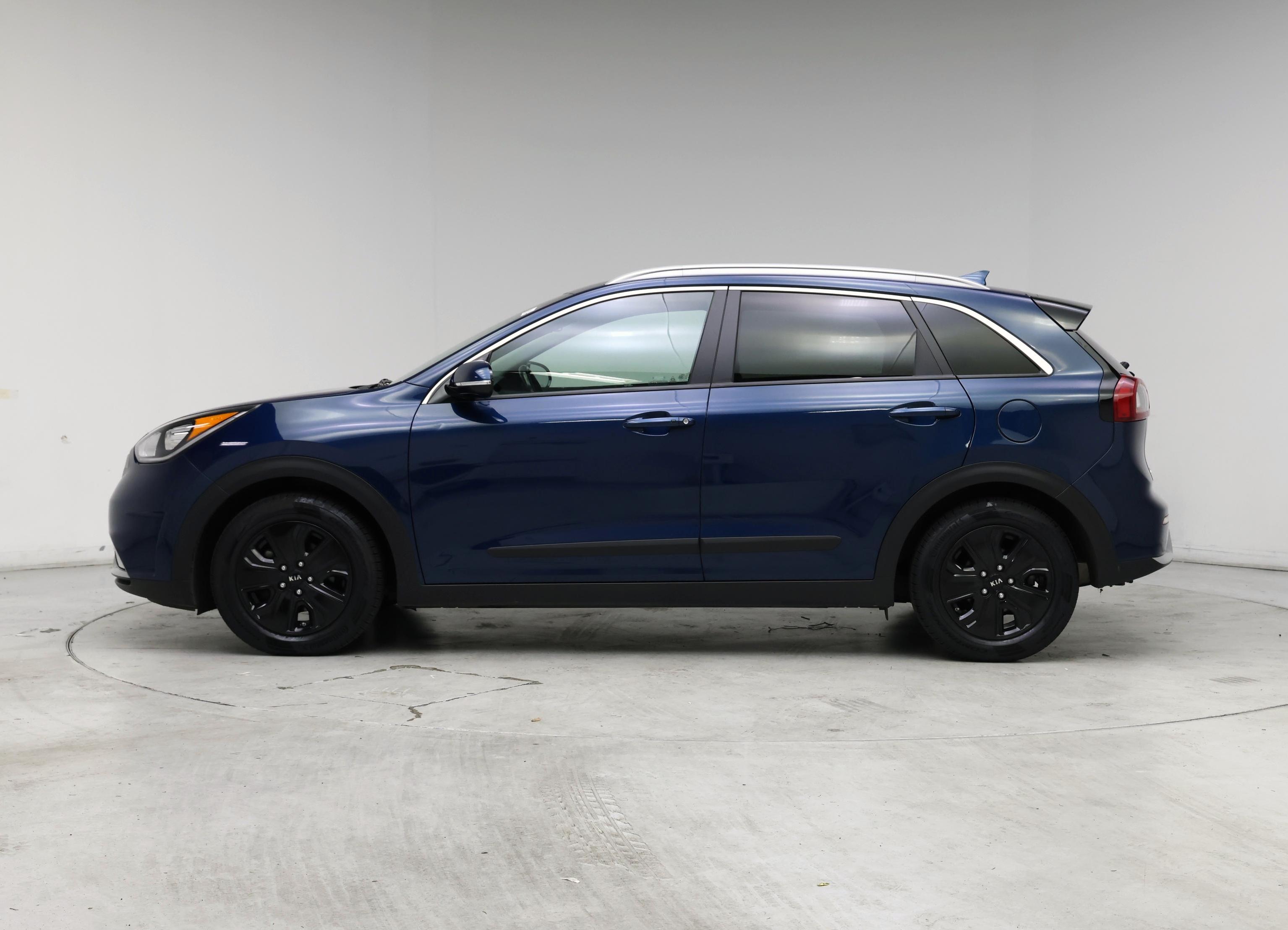Thumbnail: 2018 Kia Niro - 3