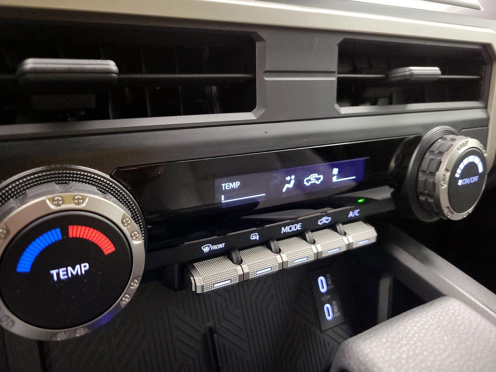 2025 Toyota Tacoma SR5 - Photo 17