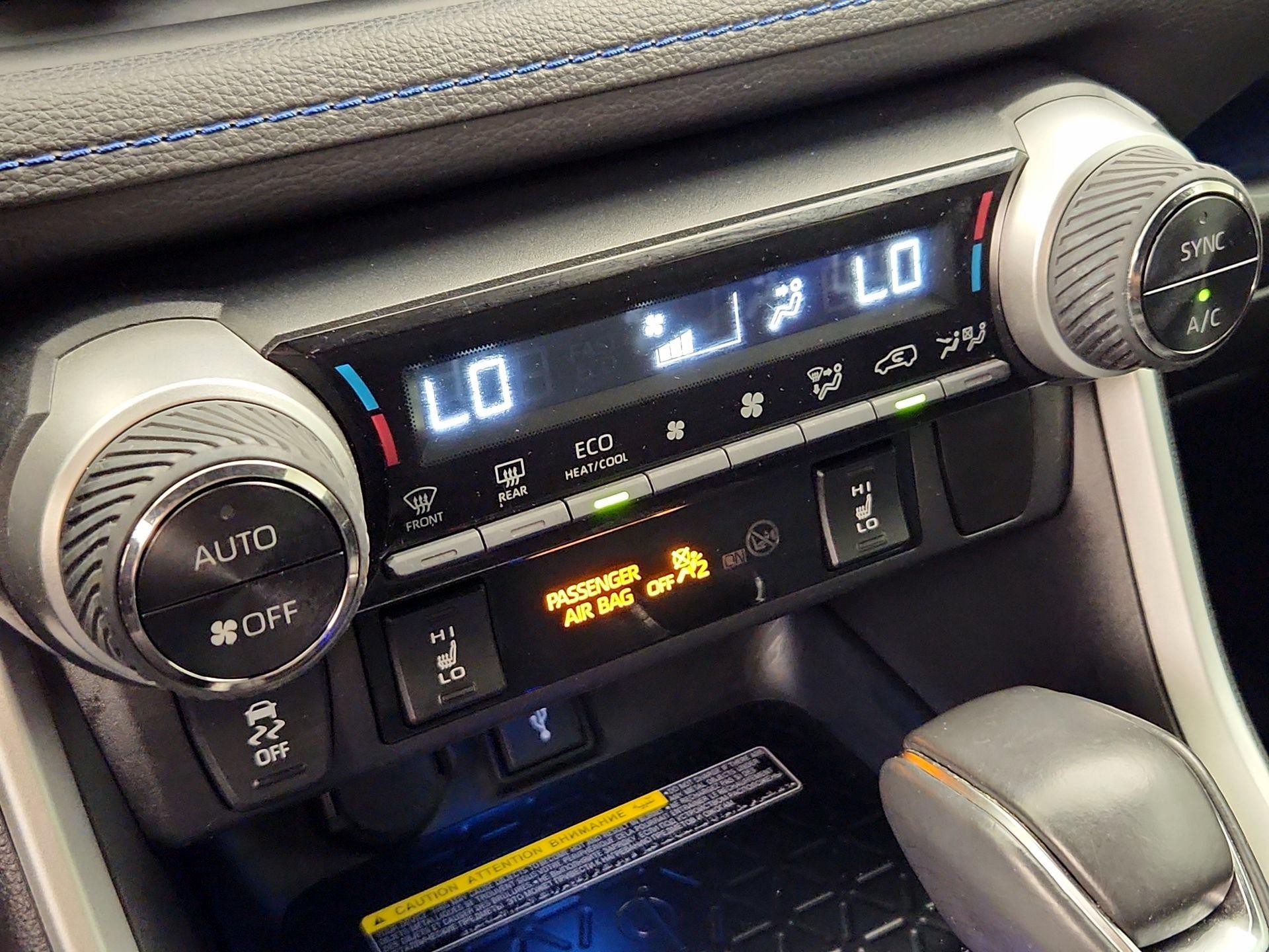 Thumbnail: 2021 Toyota RAV4 - 17