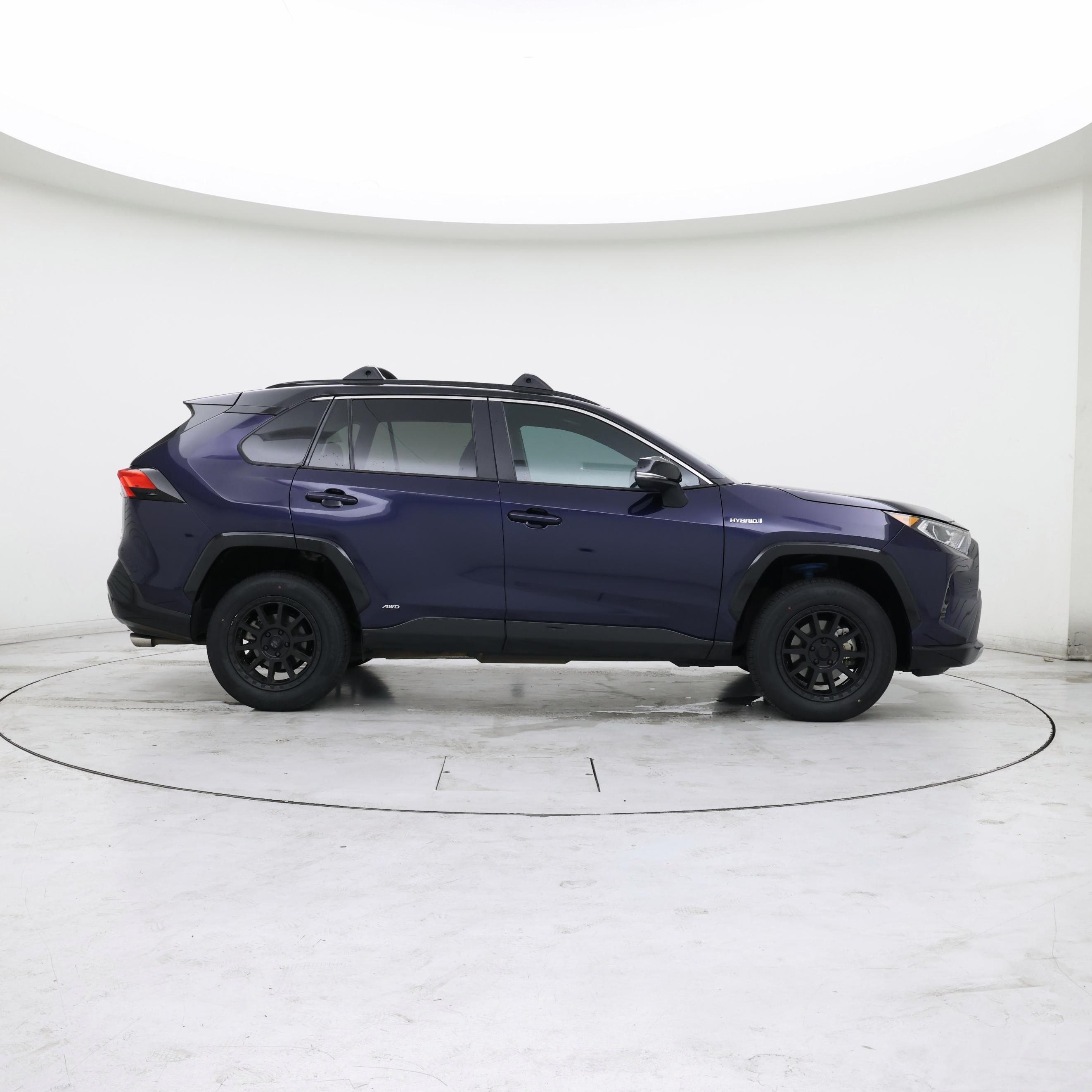 Thumbnail: 2021 Toyota RAV4 - 7