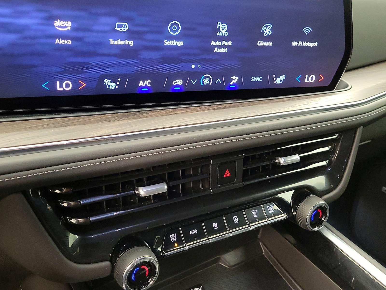 2025 Chevrolet Tahoe LT - Photo 18
