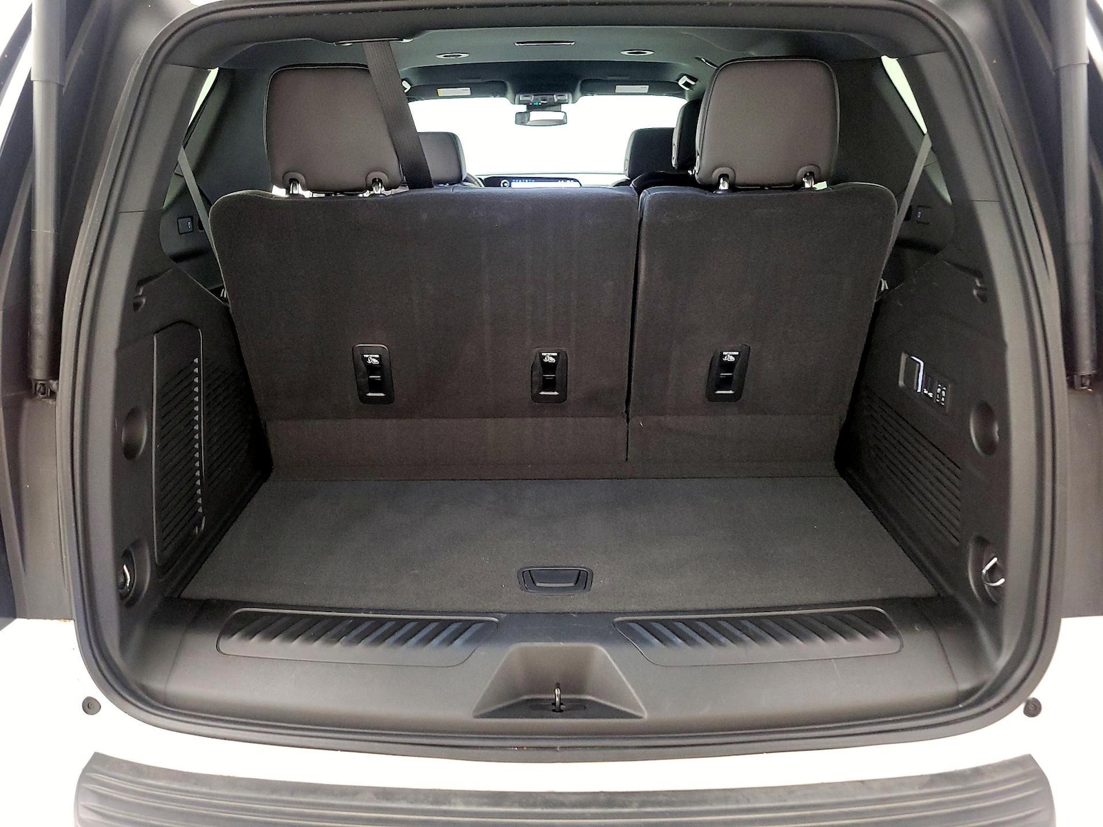 2025 Chevrolet Tahoe LT - Photo 23