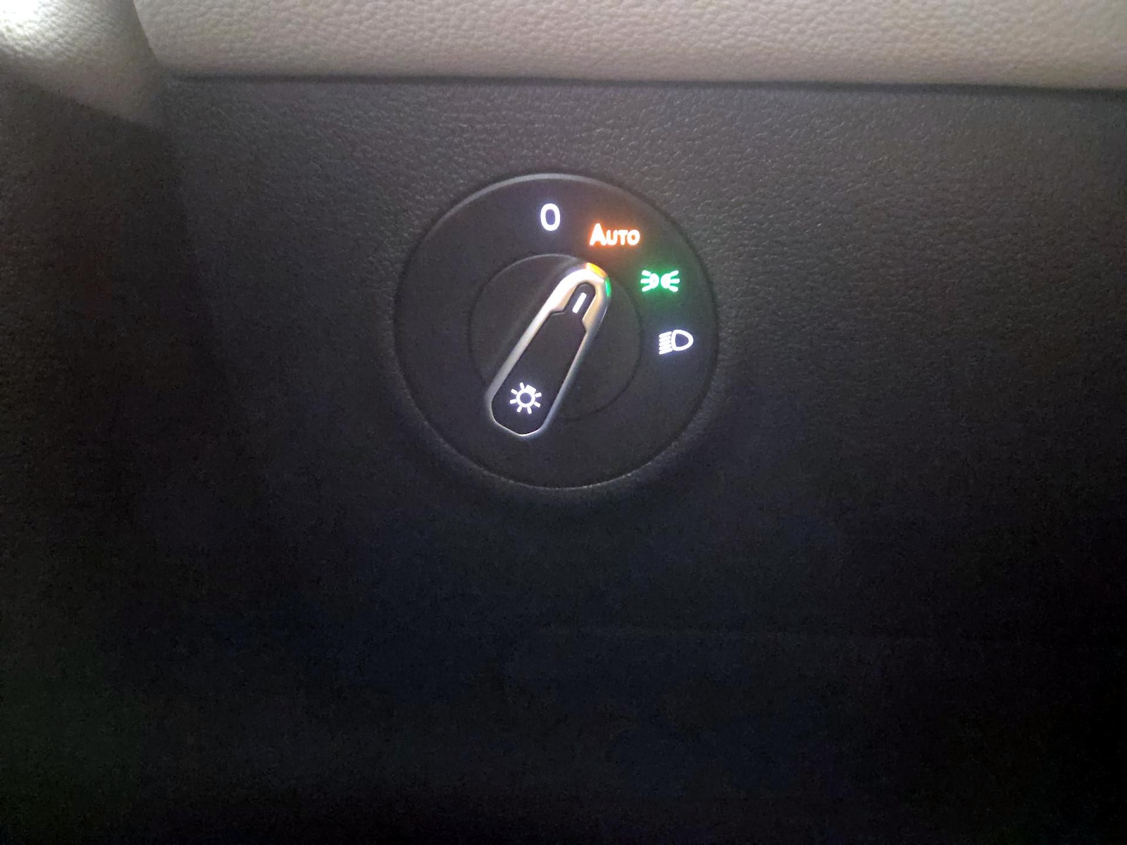 2025 Volkswagen Taos S - Photo 14