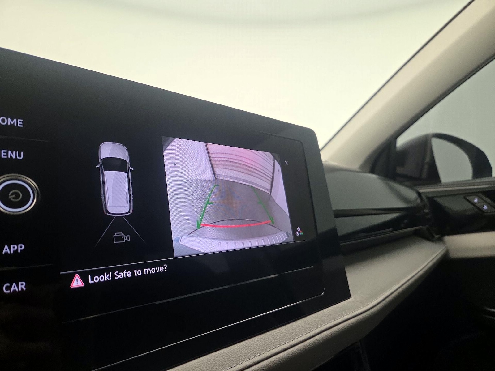 2025 Volkswagen Taos S - Photo 15