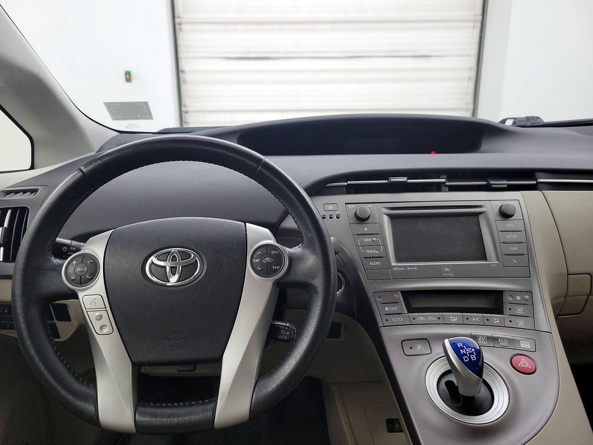 Thumbnail: 2014 Toyota Prius - 9