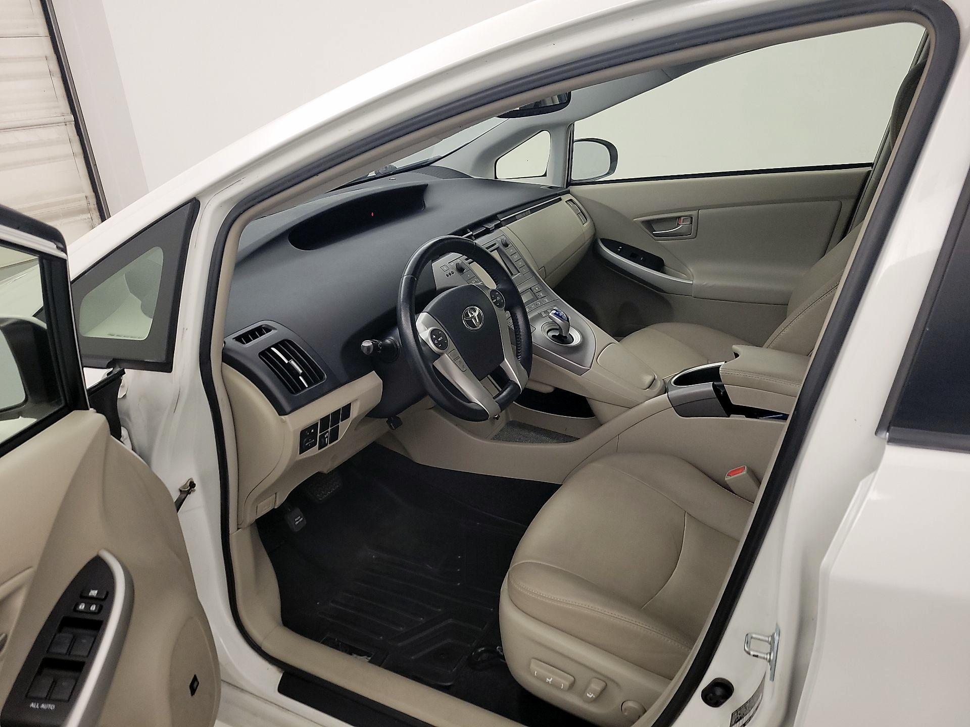 Thumbnail: 2014 Toyota Prius - 11