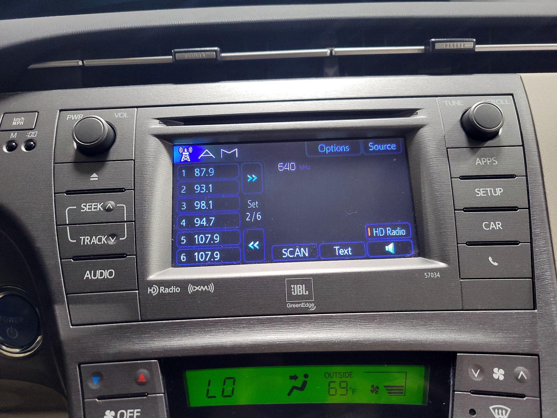 Thumbnail: 2014 Toyota Prius - 15