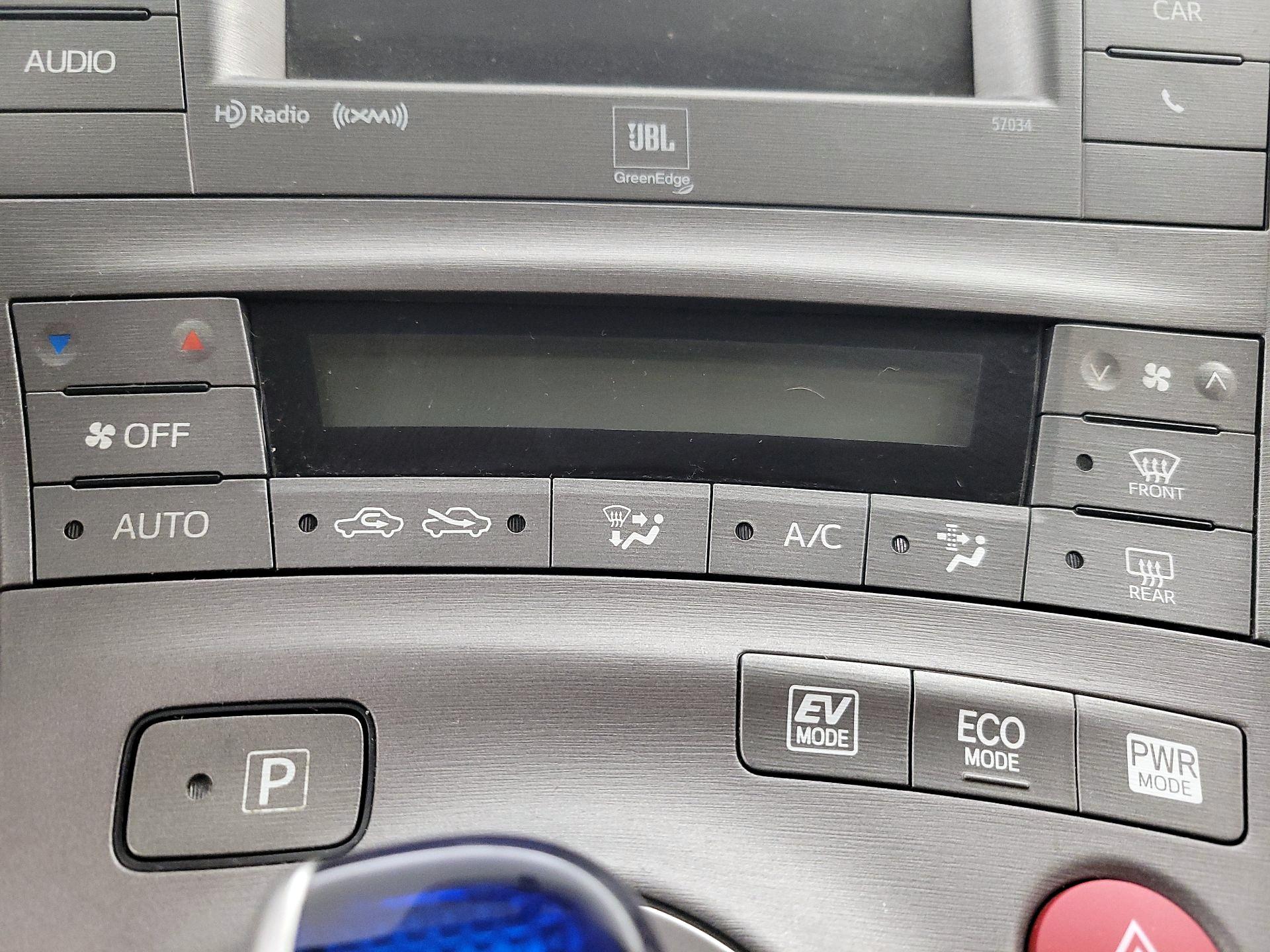 Thumbnail: 2014 Toyota Prius - 16