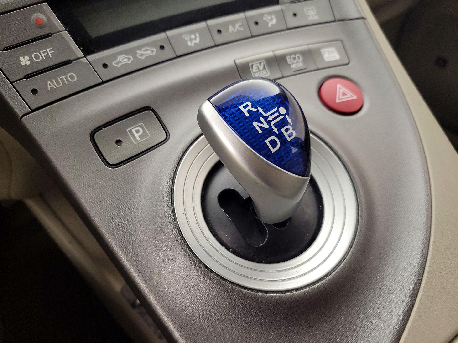 Thumbnail: 2014 Toyota Prius - 17