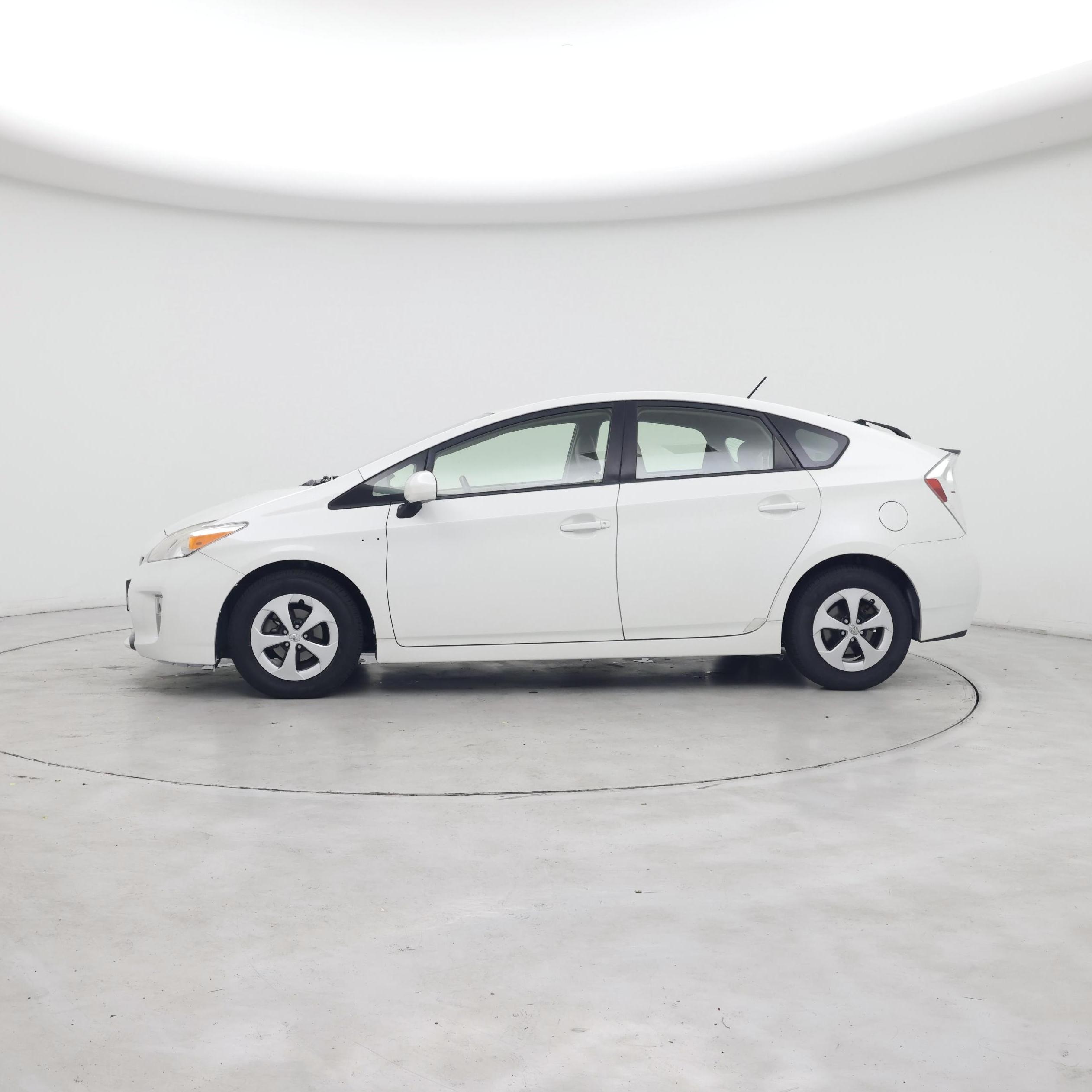 Thumbnail: 2014 Toyota Prius - 3