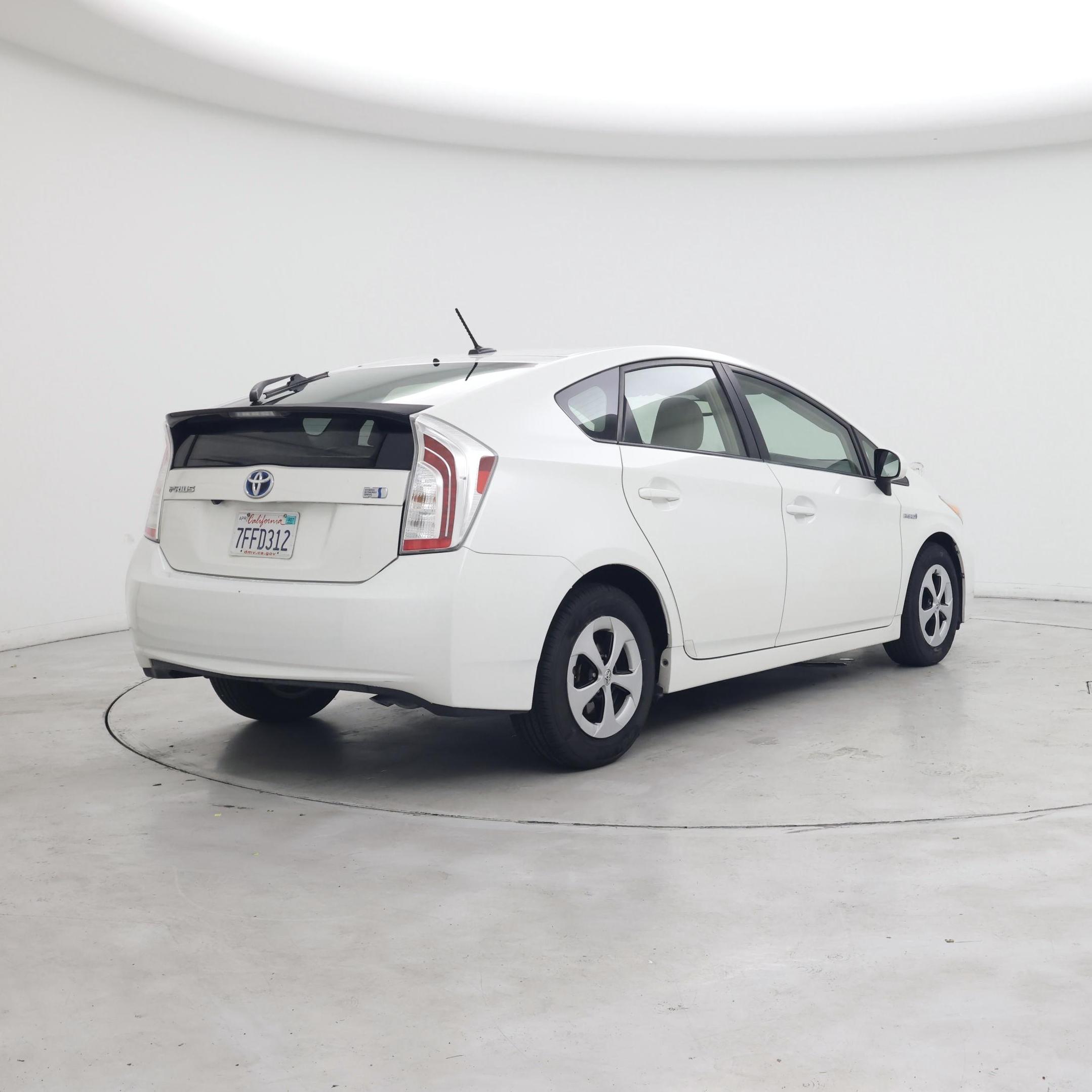Thumbnail: 2014 Toyota Prius - 8