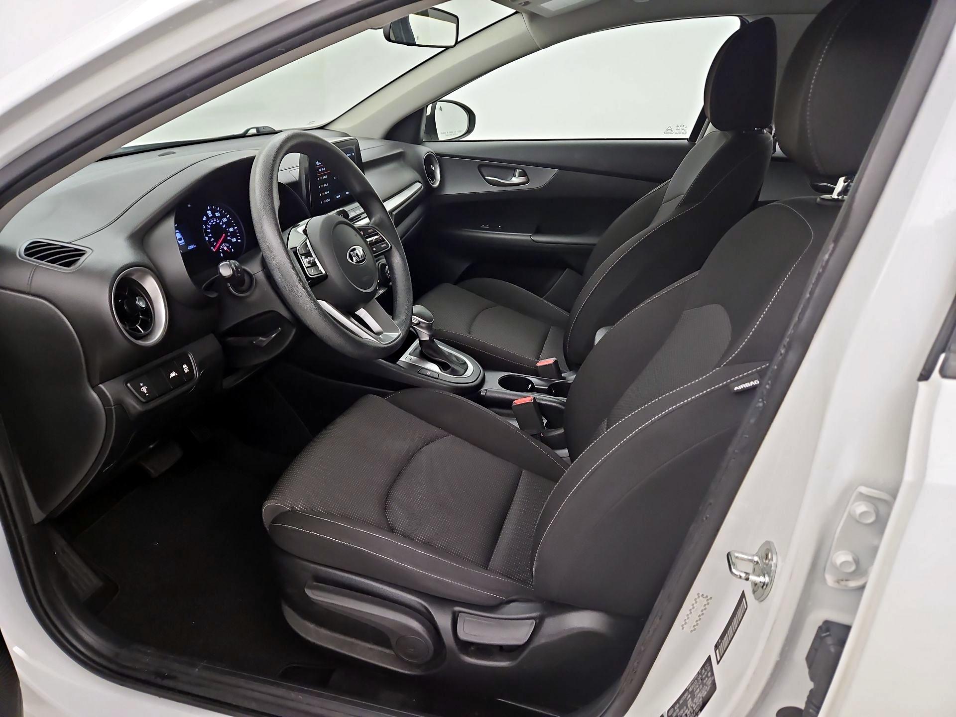 Thumbnail: 2020 Kia Forte - 11