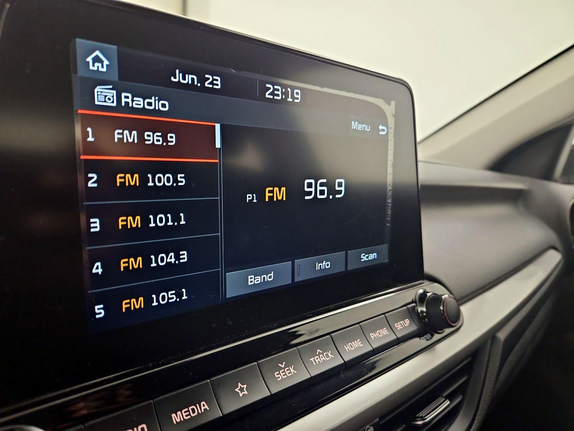 Thumbnail: 2020 Kia Forte - 15