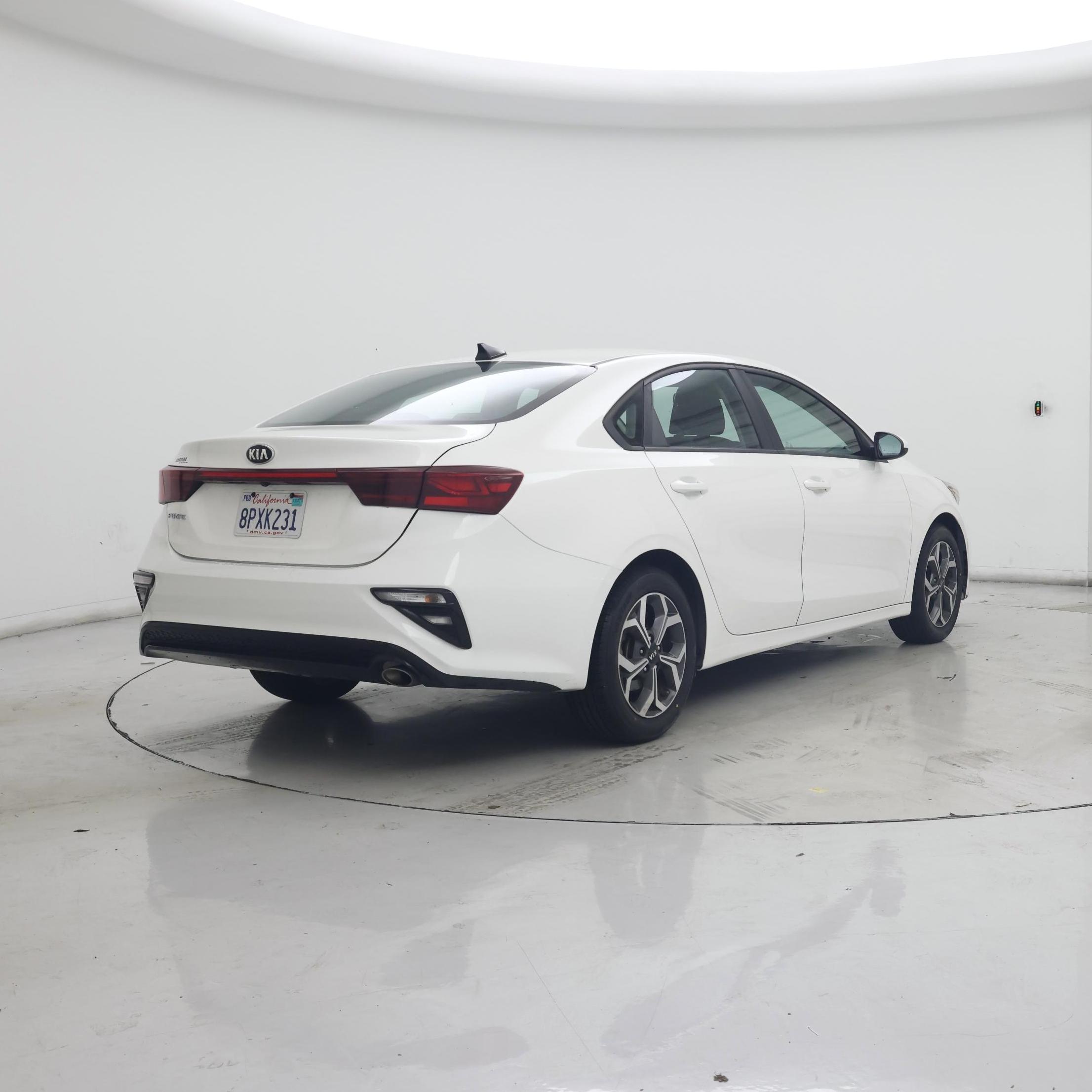 Thumbnail: 2020 Kia Forte - 8