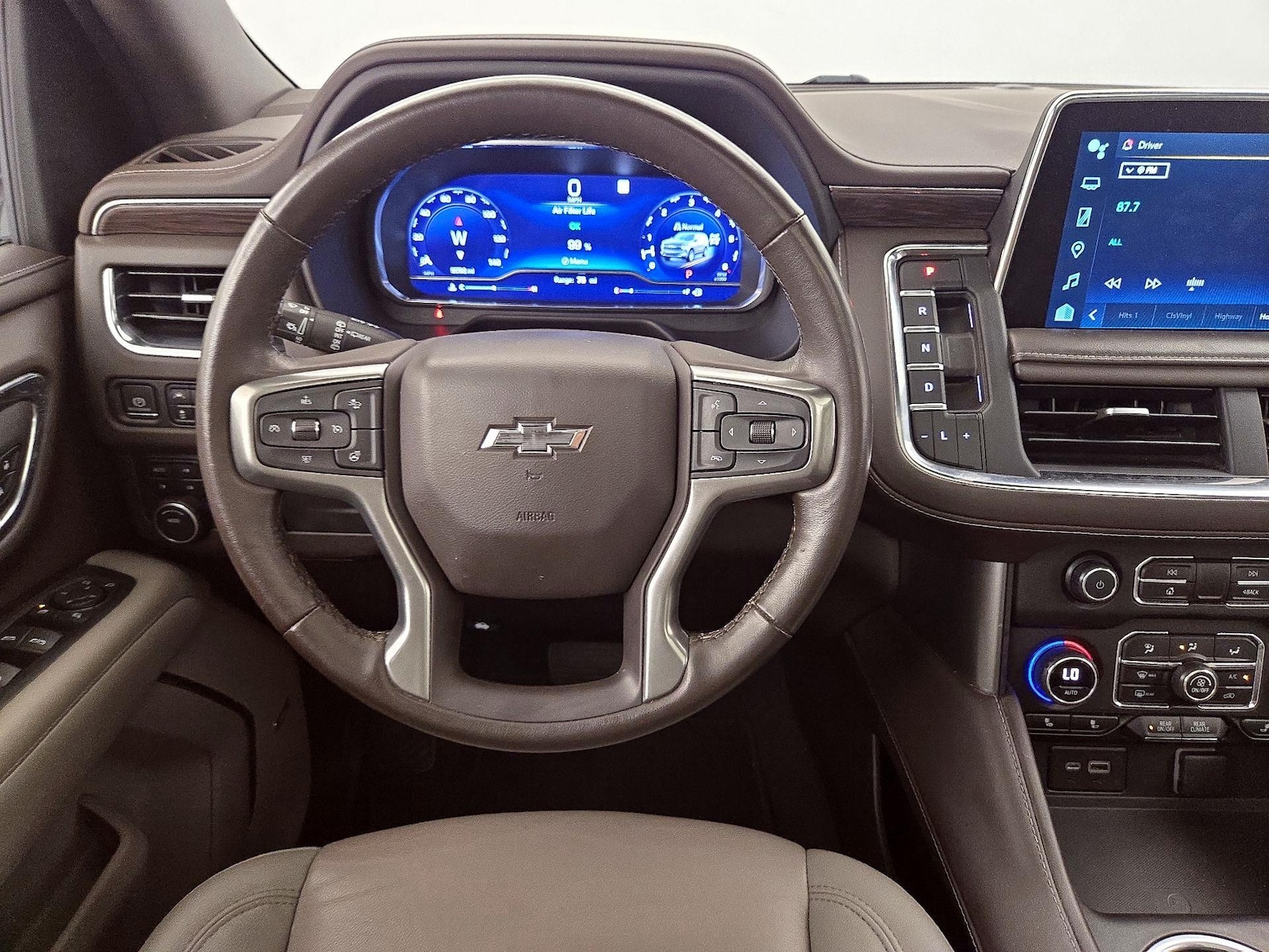 2023 Chevrolet Suburban Z71 - Photo 11
