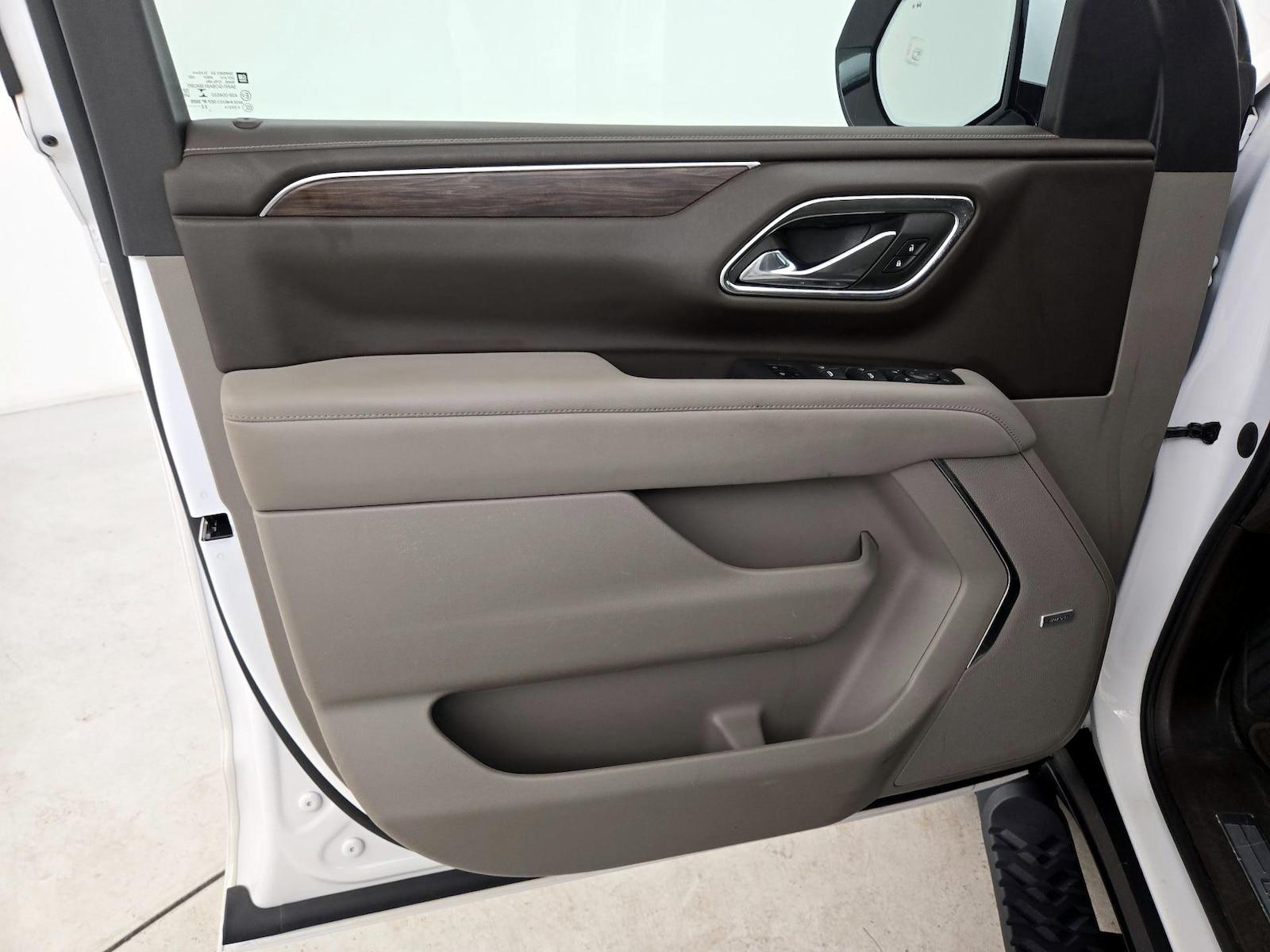 2023 Chevrolet Suburban Z71 - Photo 13