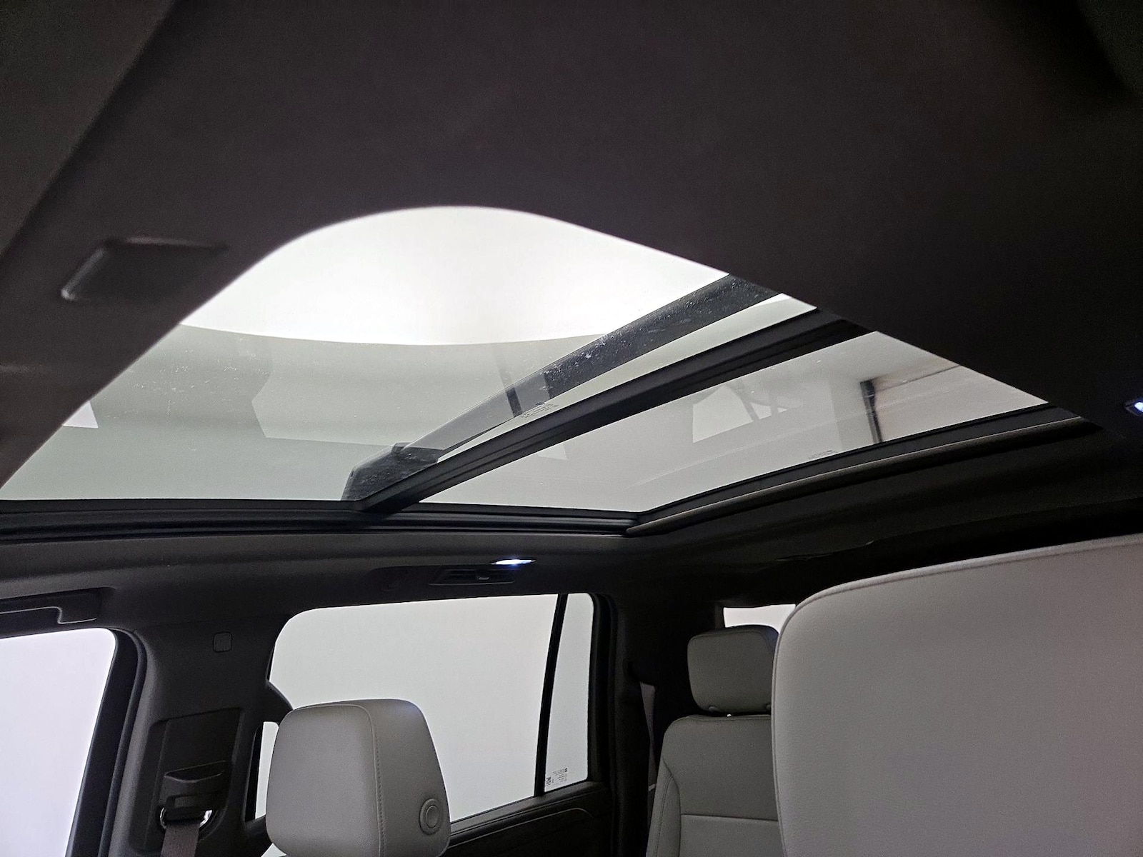 2023 Chevrolet Suburban Z71 - Photo 20