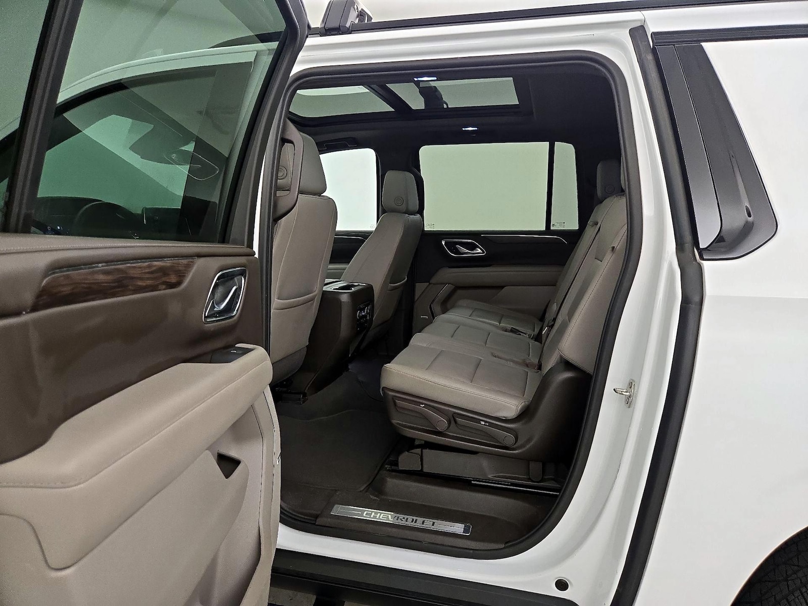 2023 Chevrolet Suburban Z71 - Photo 21