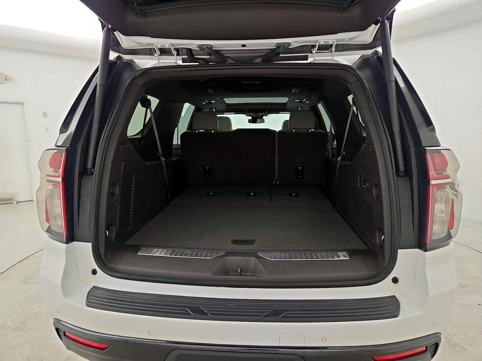 2023 Chevrolet Suburban Z71 - Photo 24
