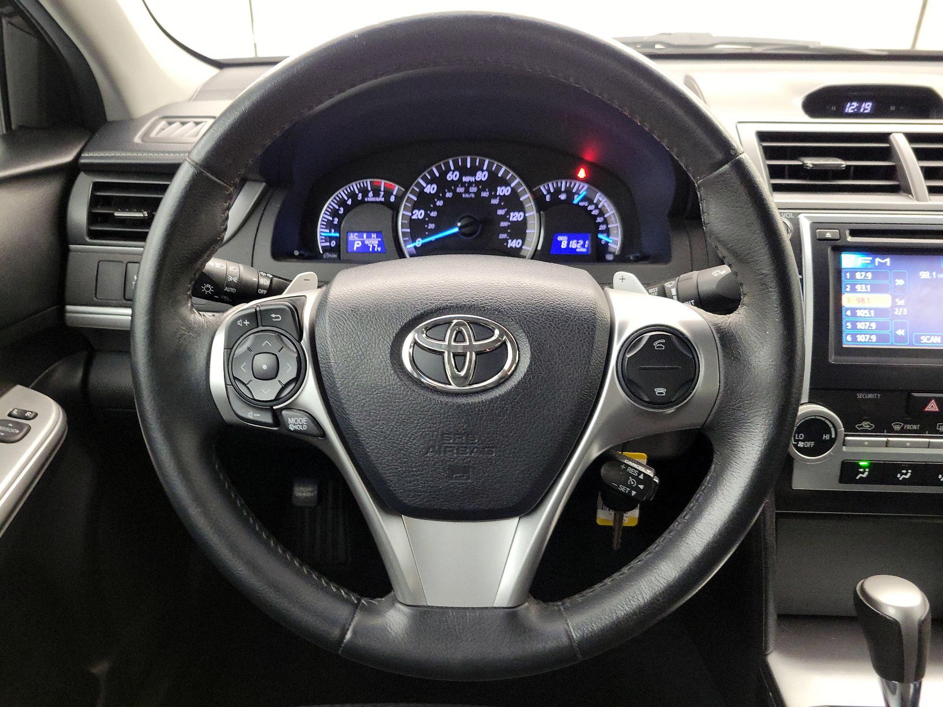 Thumbnail: 2014 Toyota Camry - 10