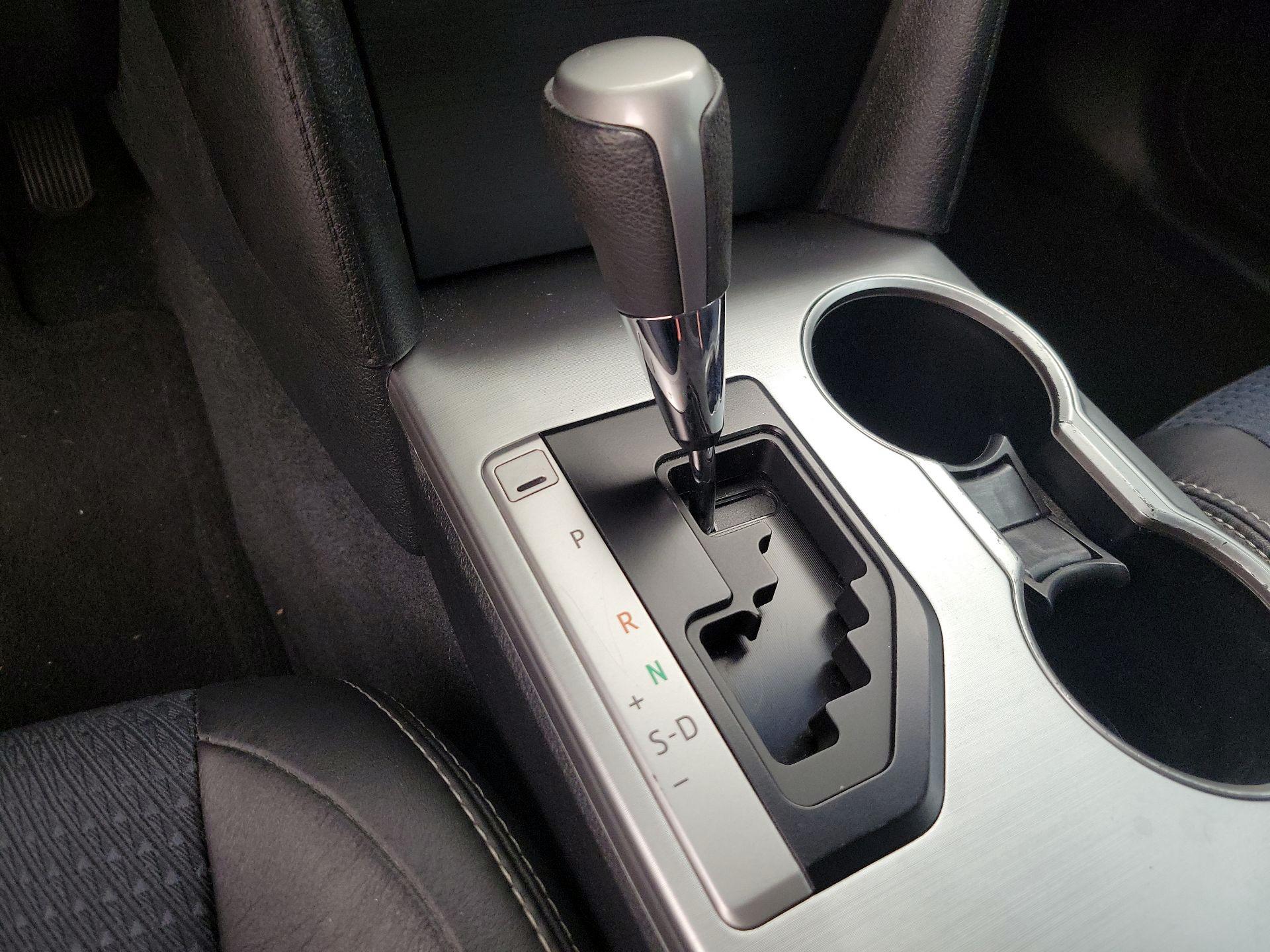 Thumbnail: 2014 Toyota Camry - 16