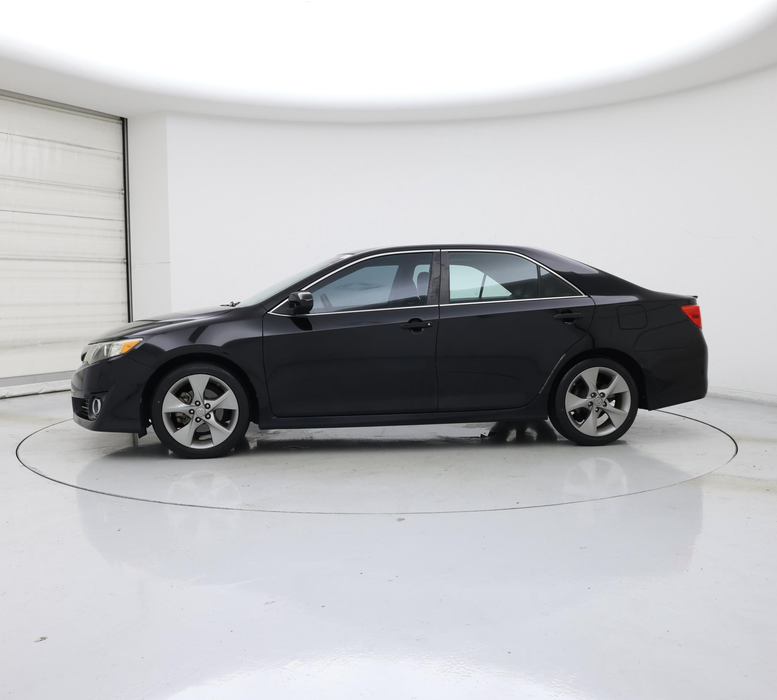 Thumbnail: 2014 Toyota Camry - 3