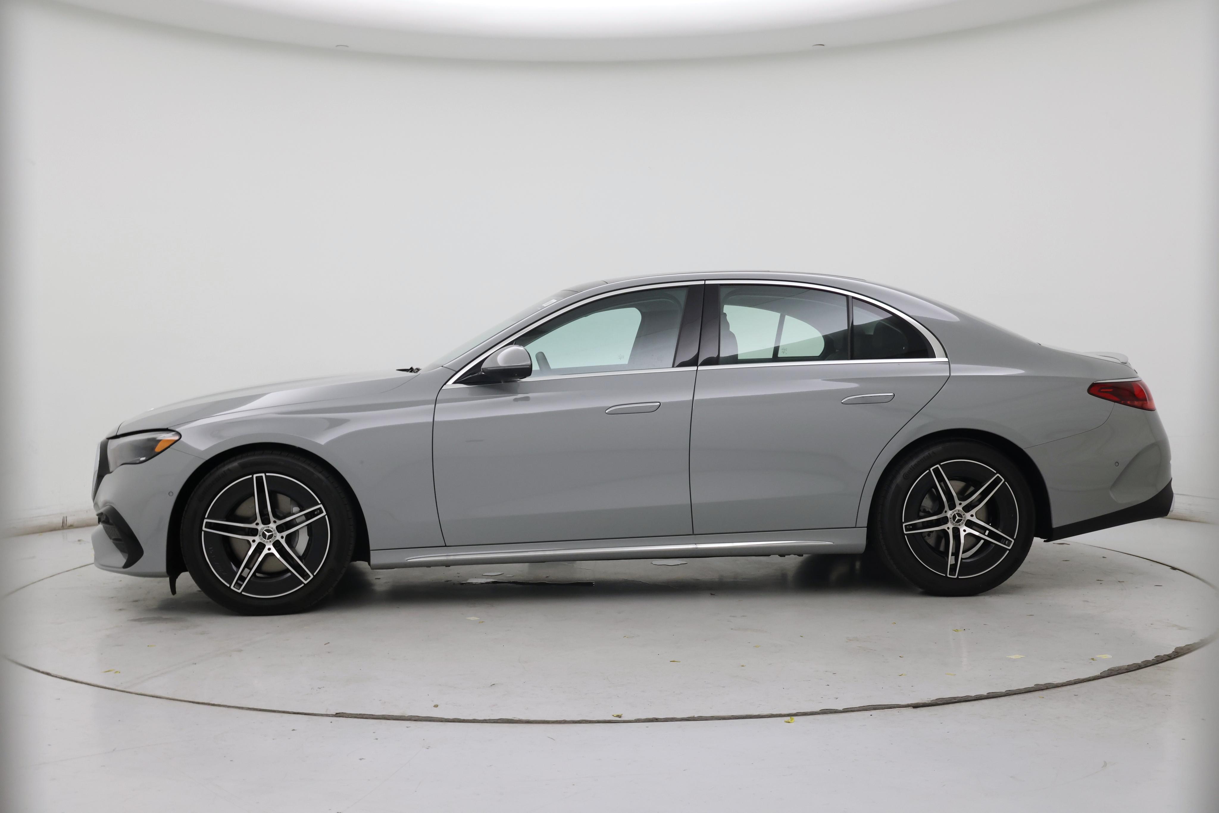 Thumbnail: 2025 Mercedes-Benz E-Class - 3