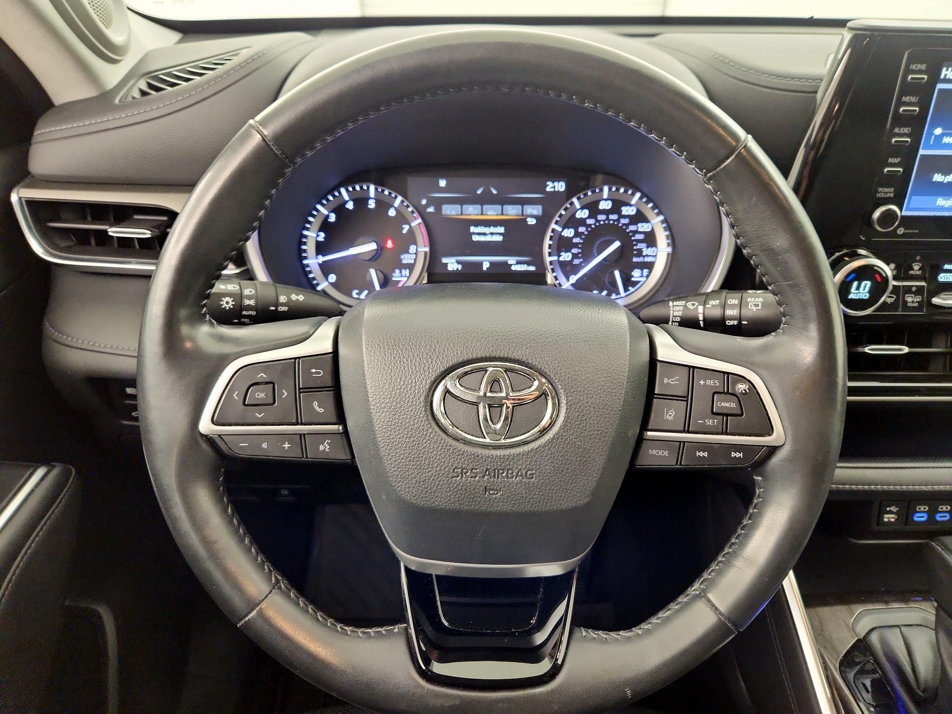 Thumbnail: 2022 Toyota Highlander - 10