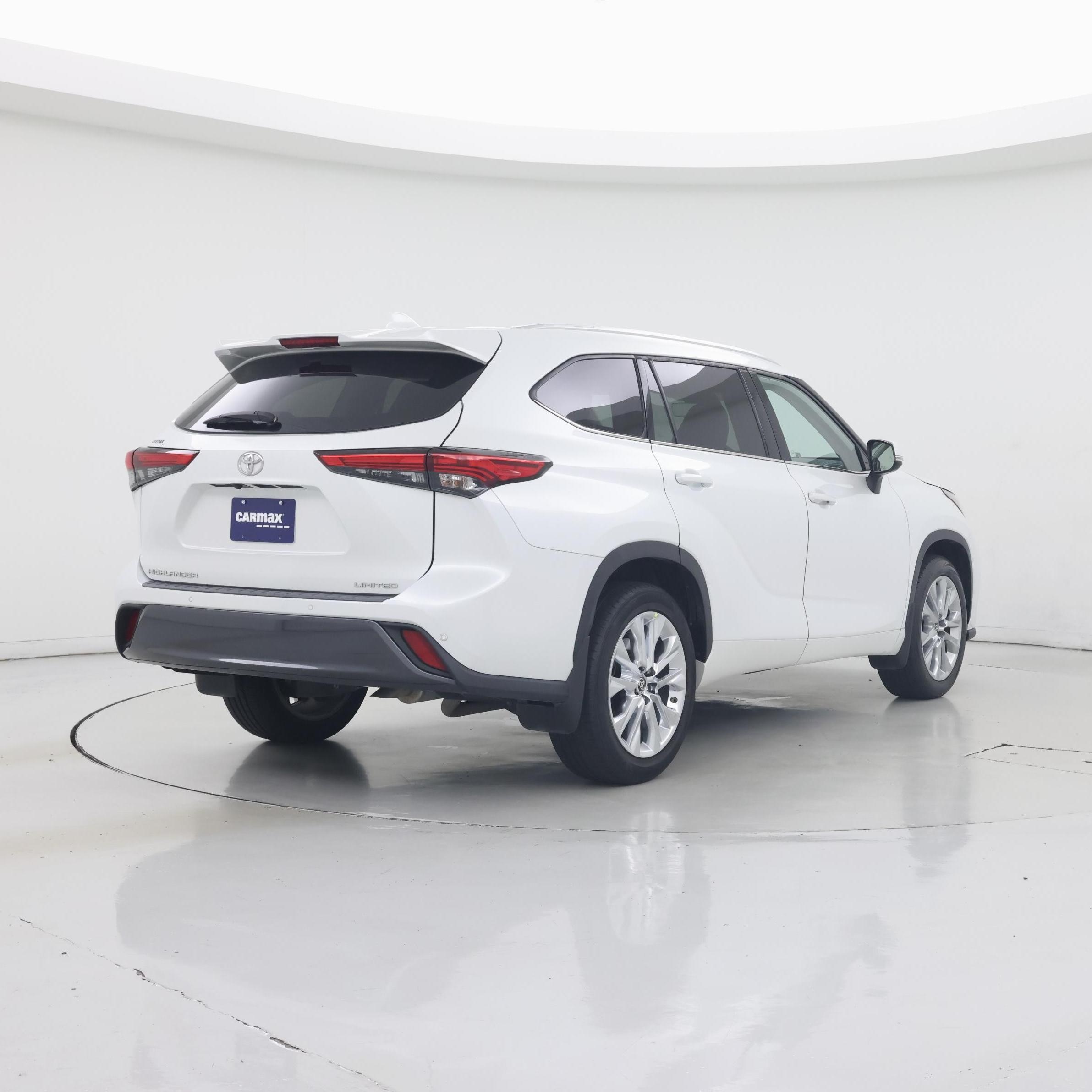 Thumbnail: 2022 Toyota Highlander - 8