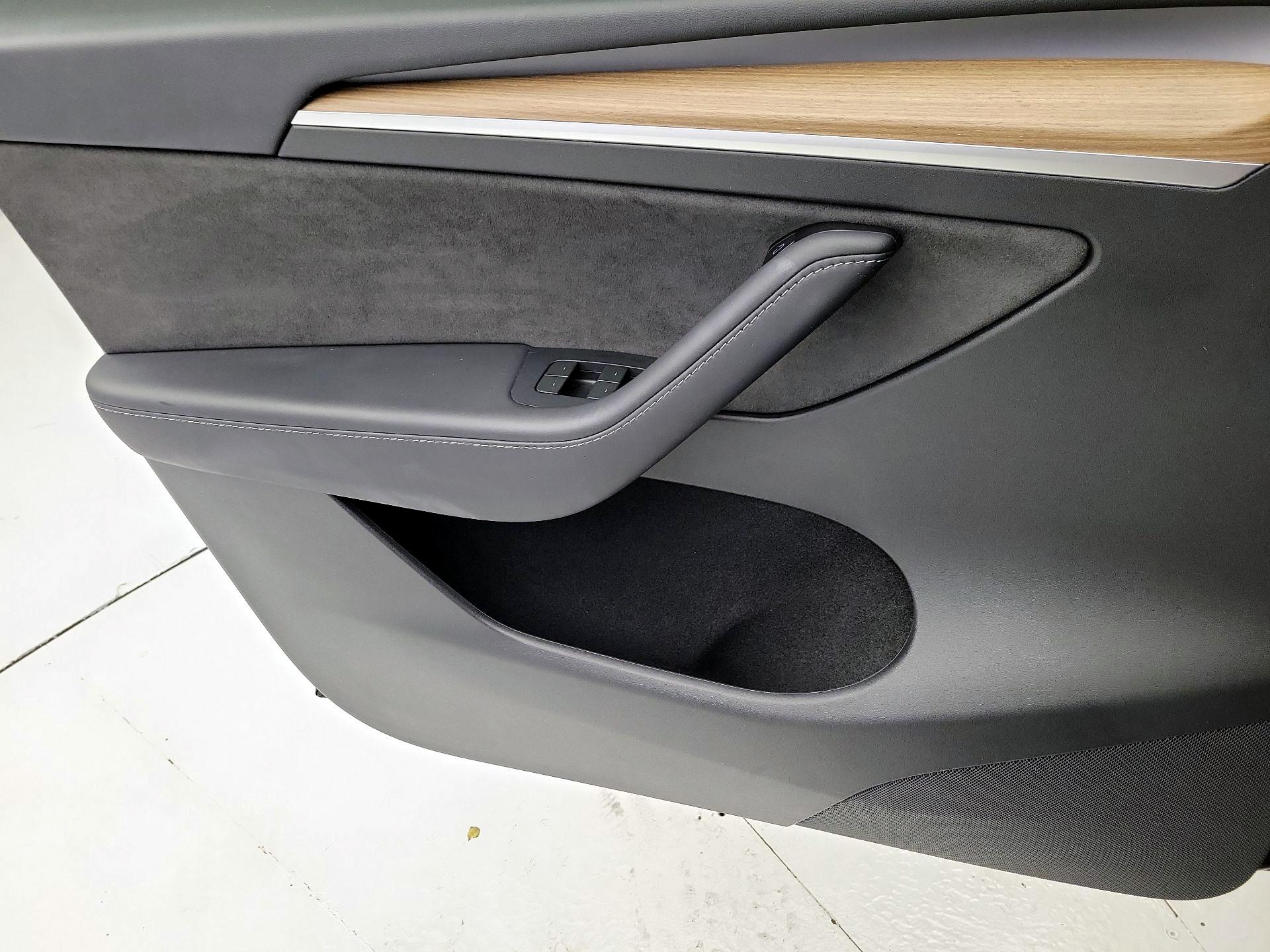 Thumbnail: 2024 Tesla Model Y - 12