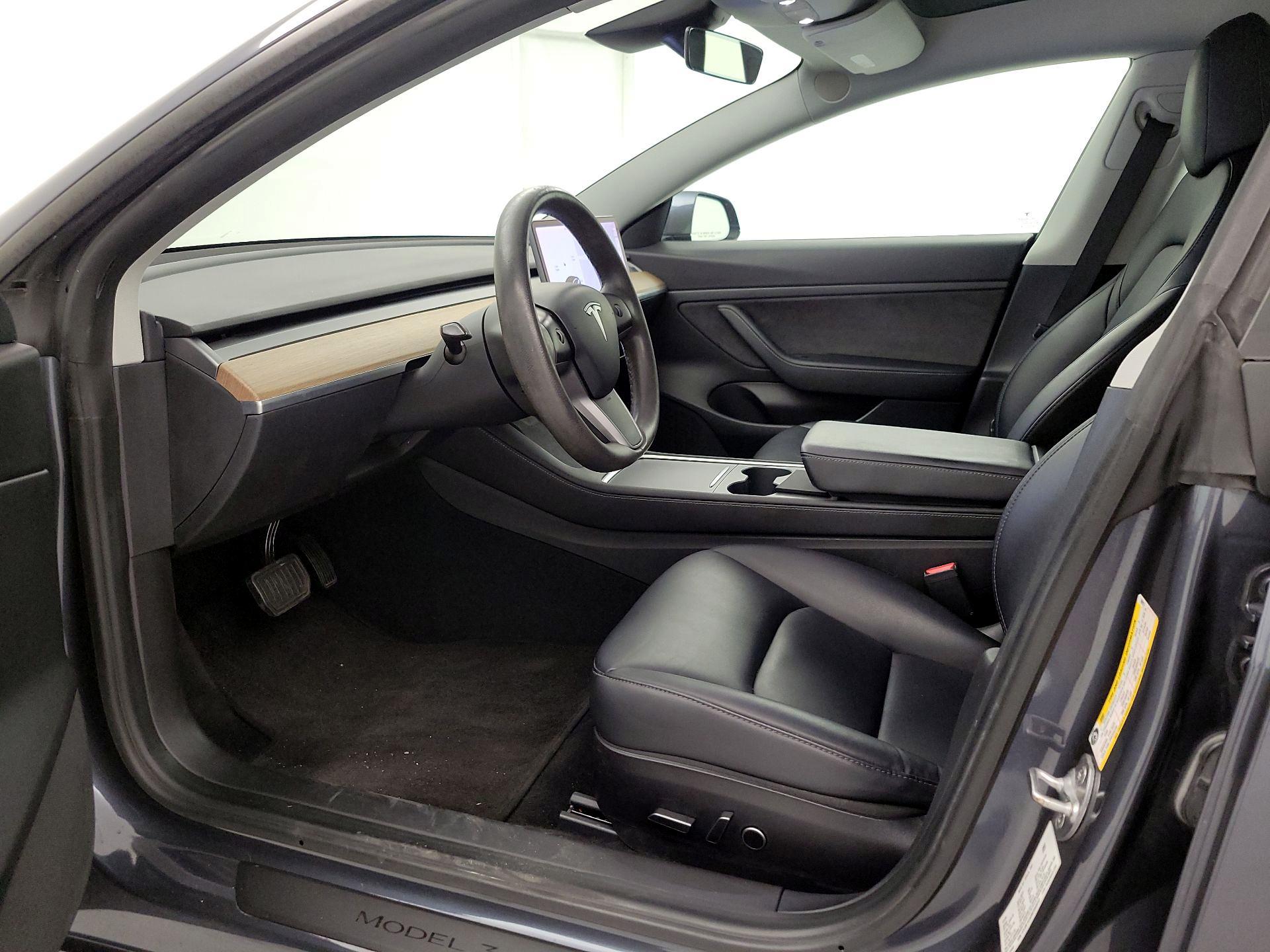 Thumbnail: 2021 Tesla Model 3 - 11
