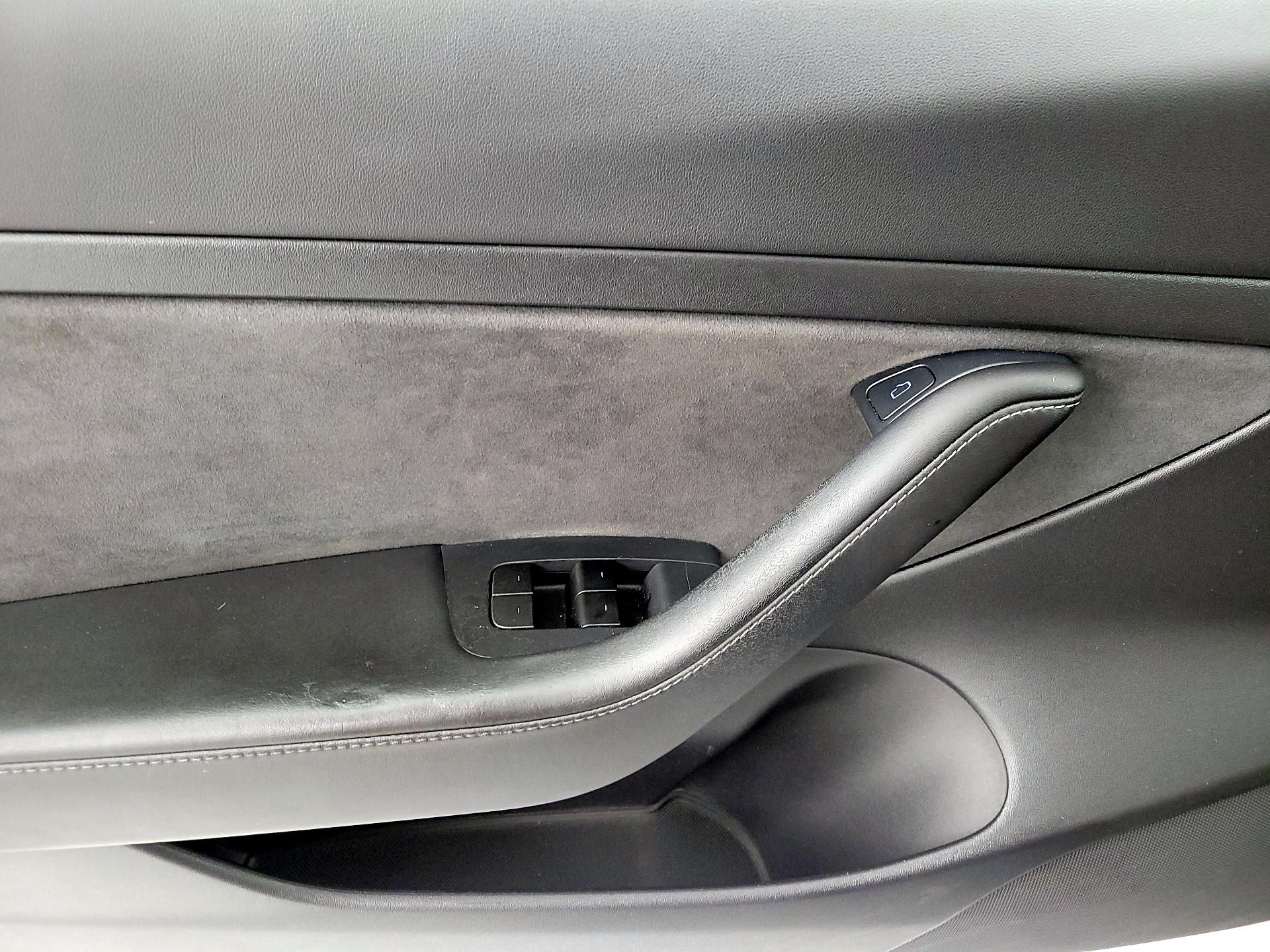 Thumbnail: 2021 Tesla Model 3 - 12