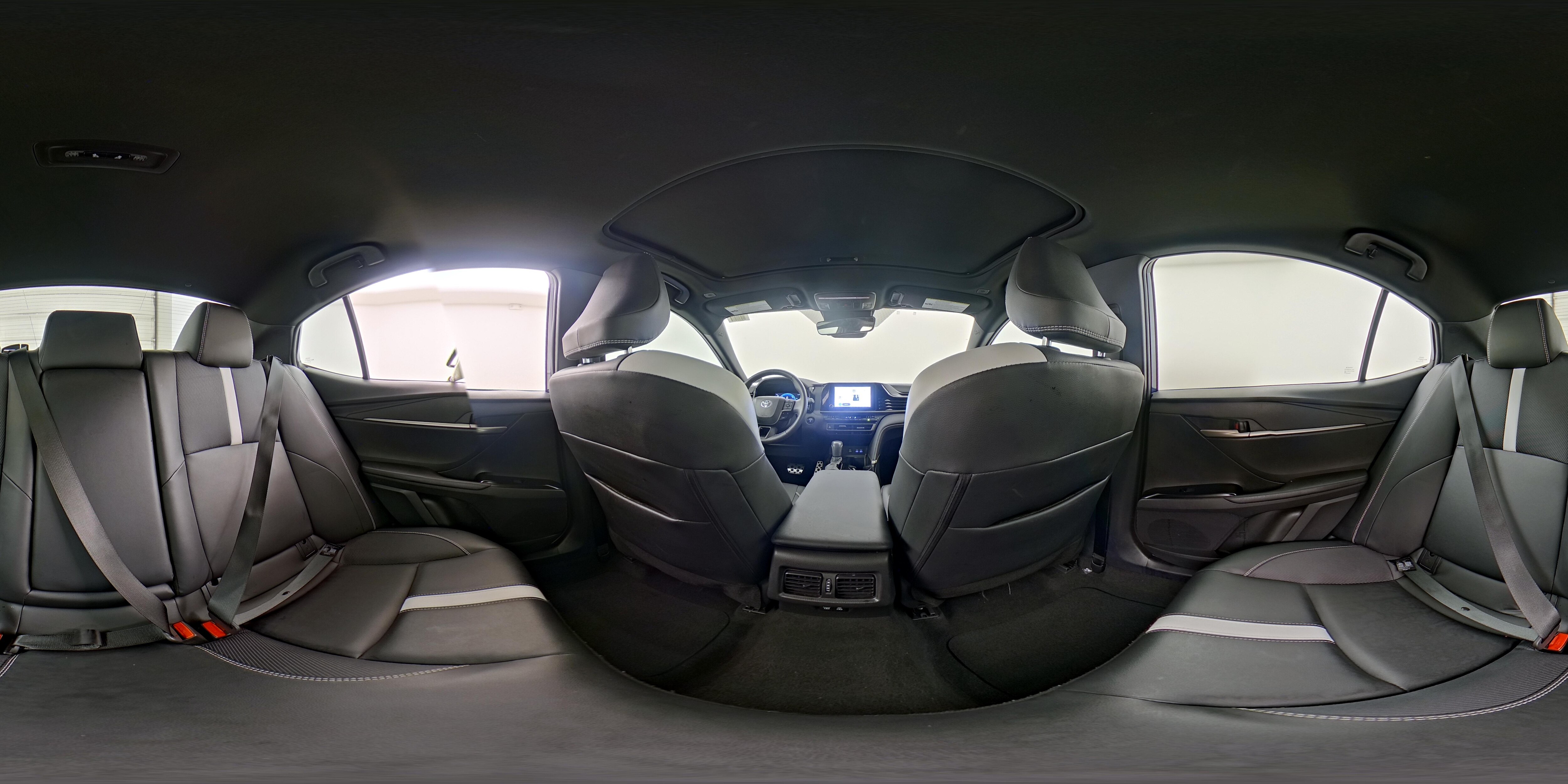 2025 Toyota Camry SE - Photo 26