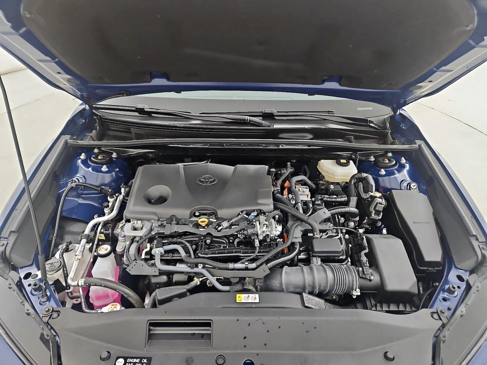 2025 Toyota Camry SE - Photo 23