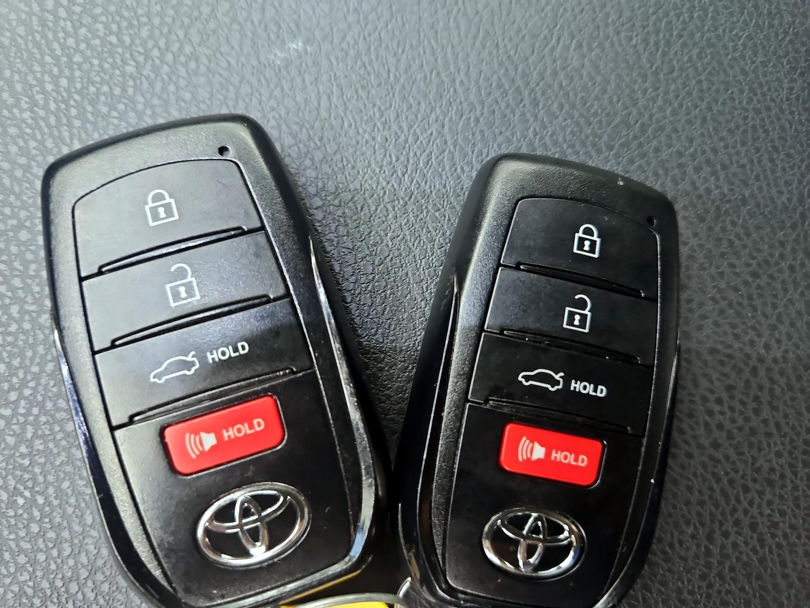 2025 Toyota Camry SE - Photo 24