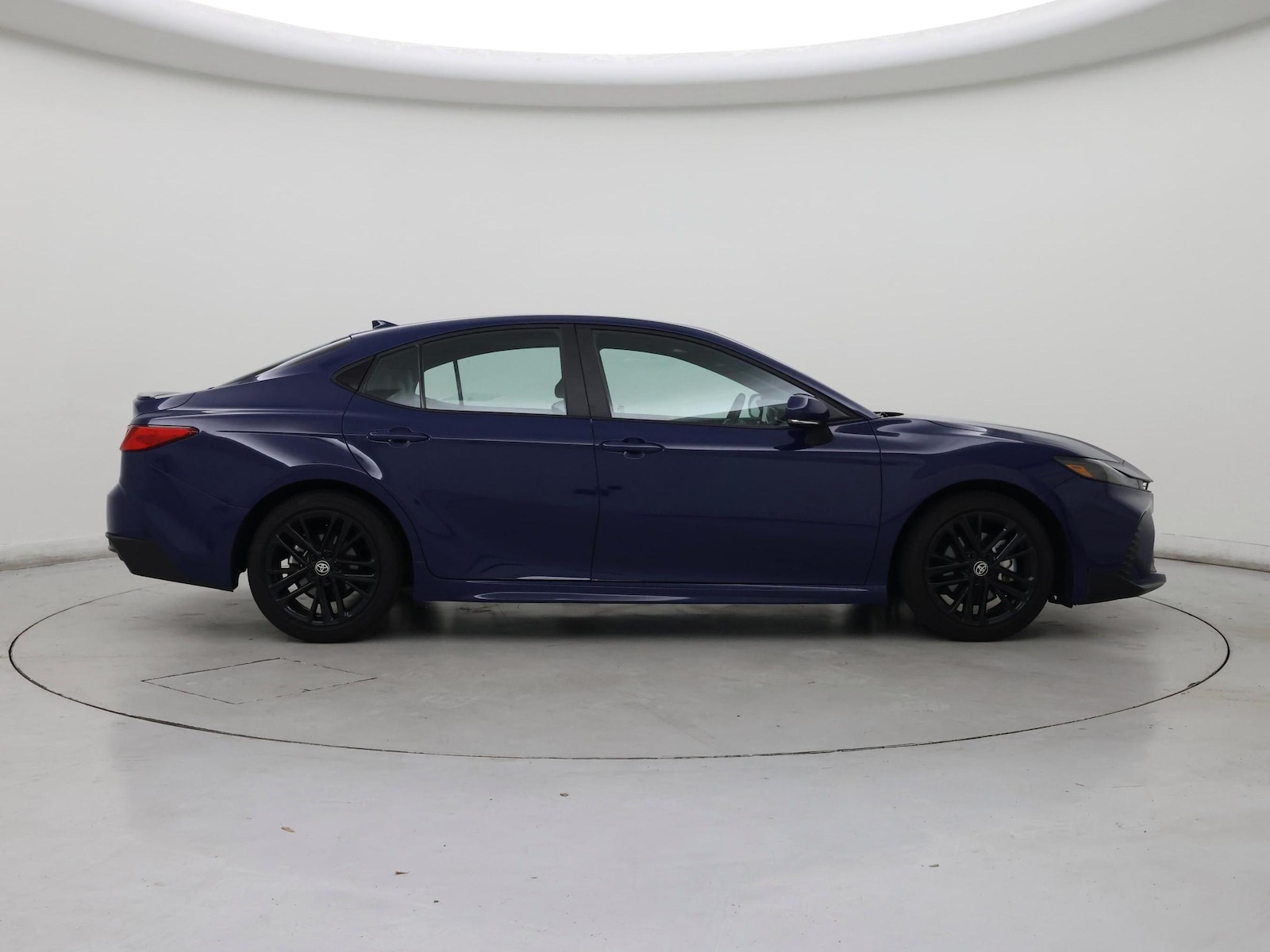 2025 Toyota Camry SE - Photo 8