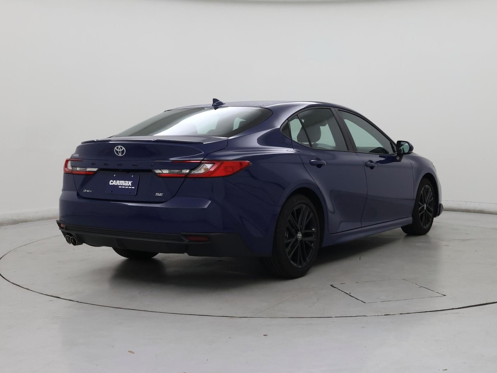 2025 Toyota Camry SE - Photo 9